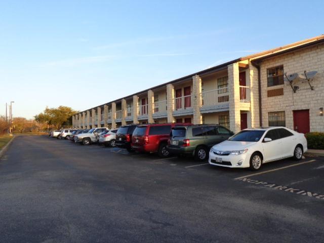 Windcrest Inn and Suites photo 13