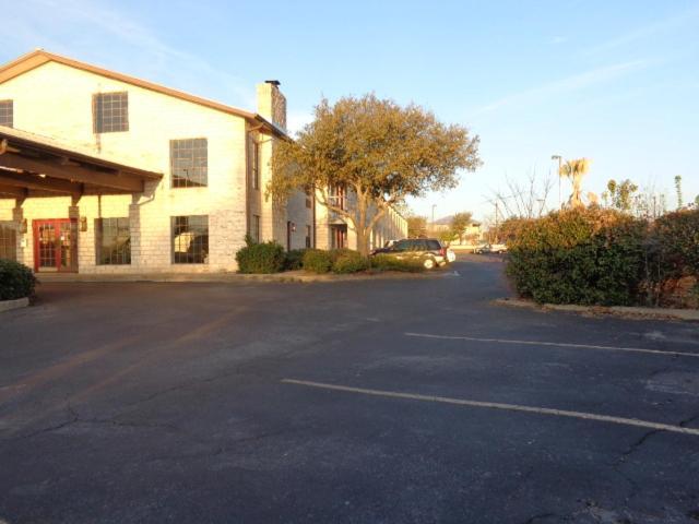Windcrest Inn and Suites photo 12