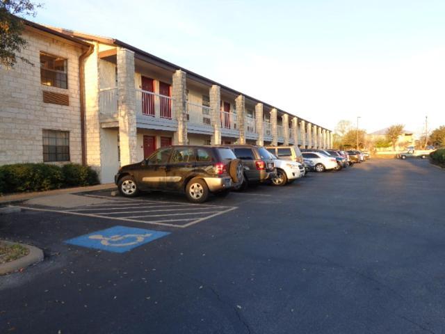 Windcrest Inn and Suites photo 14