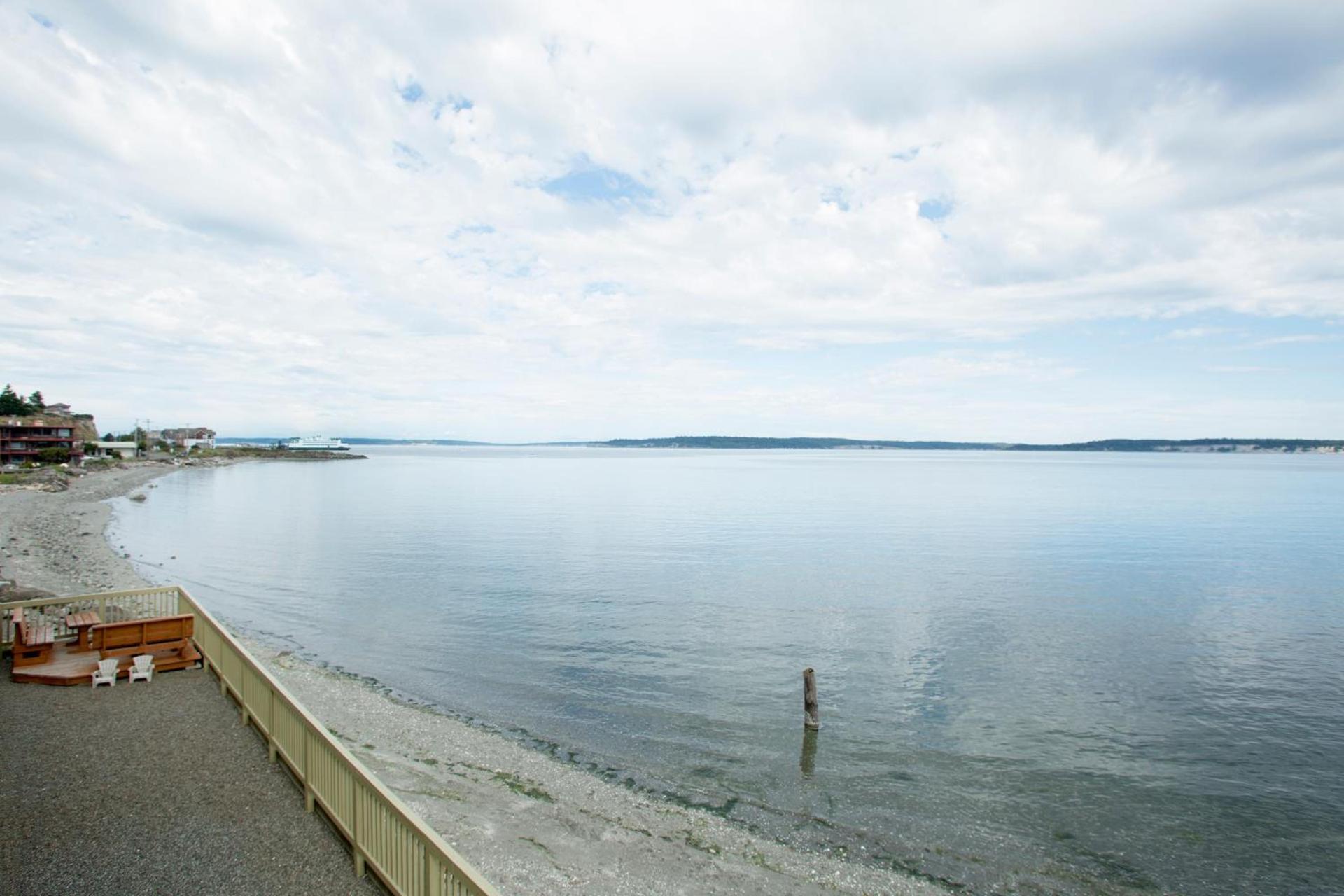 Water Front Inn photo 43