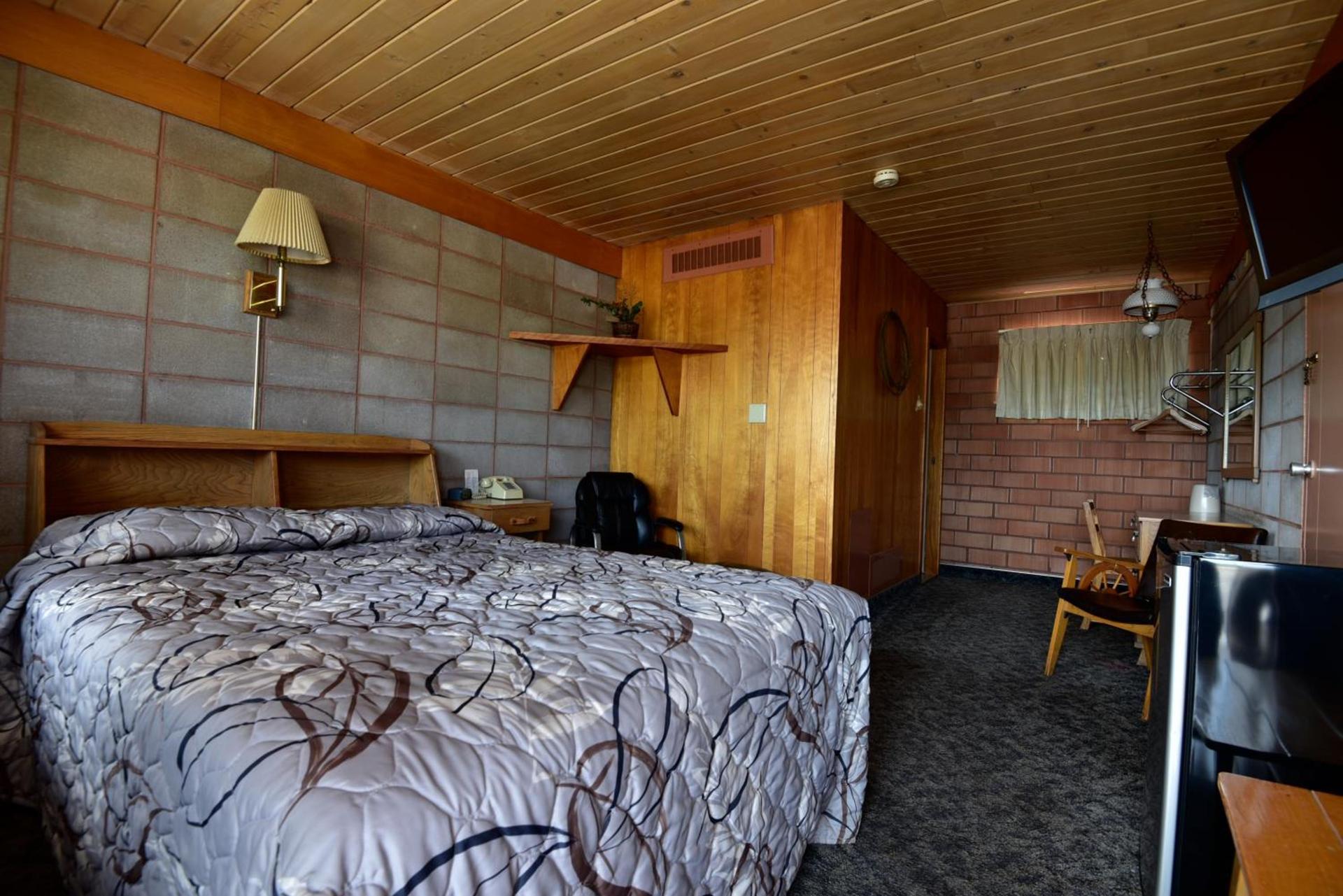 Lariat Motel photo 34