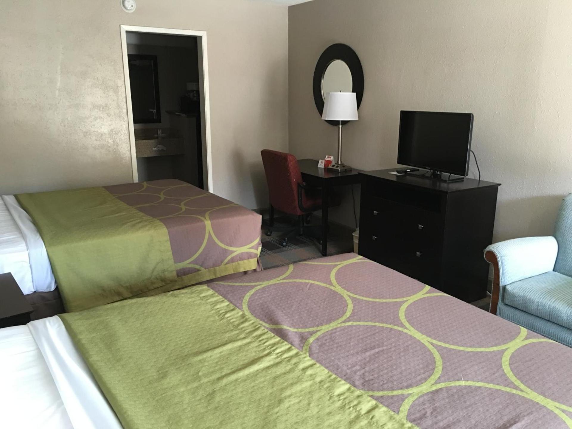 Super 8 by Wyndham Salinas photo 30