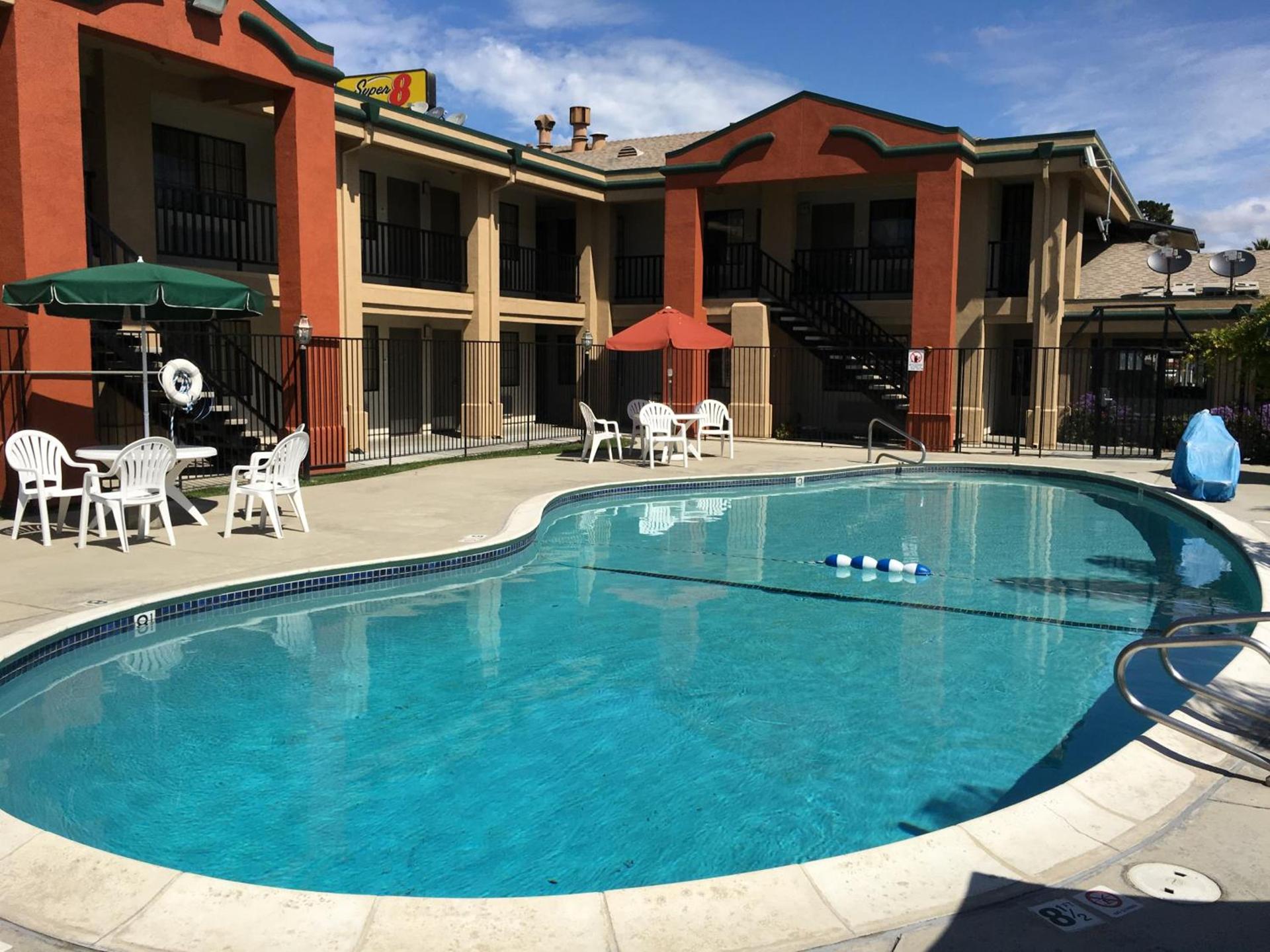 Super 8 by Wyndham Salinas photo 33