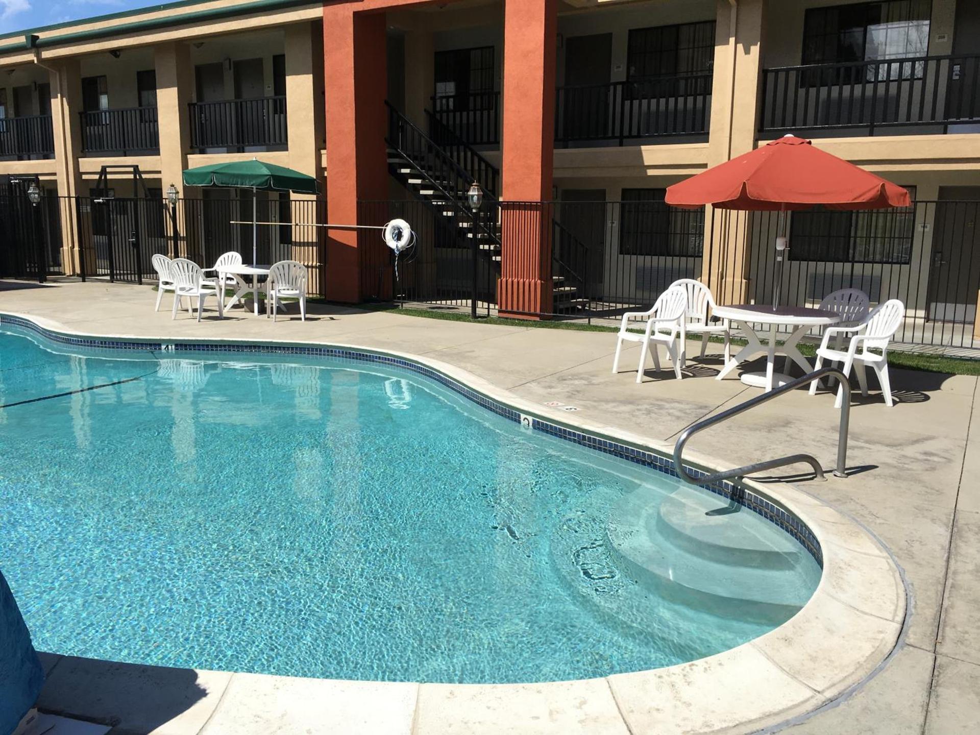 Super 8 by Wyndham Salinas photo 34