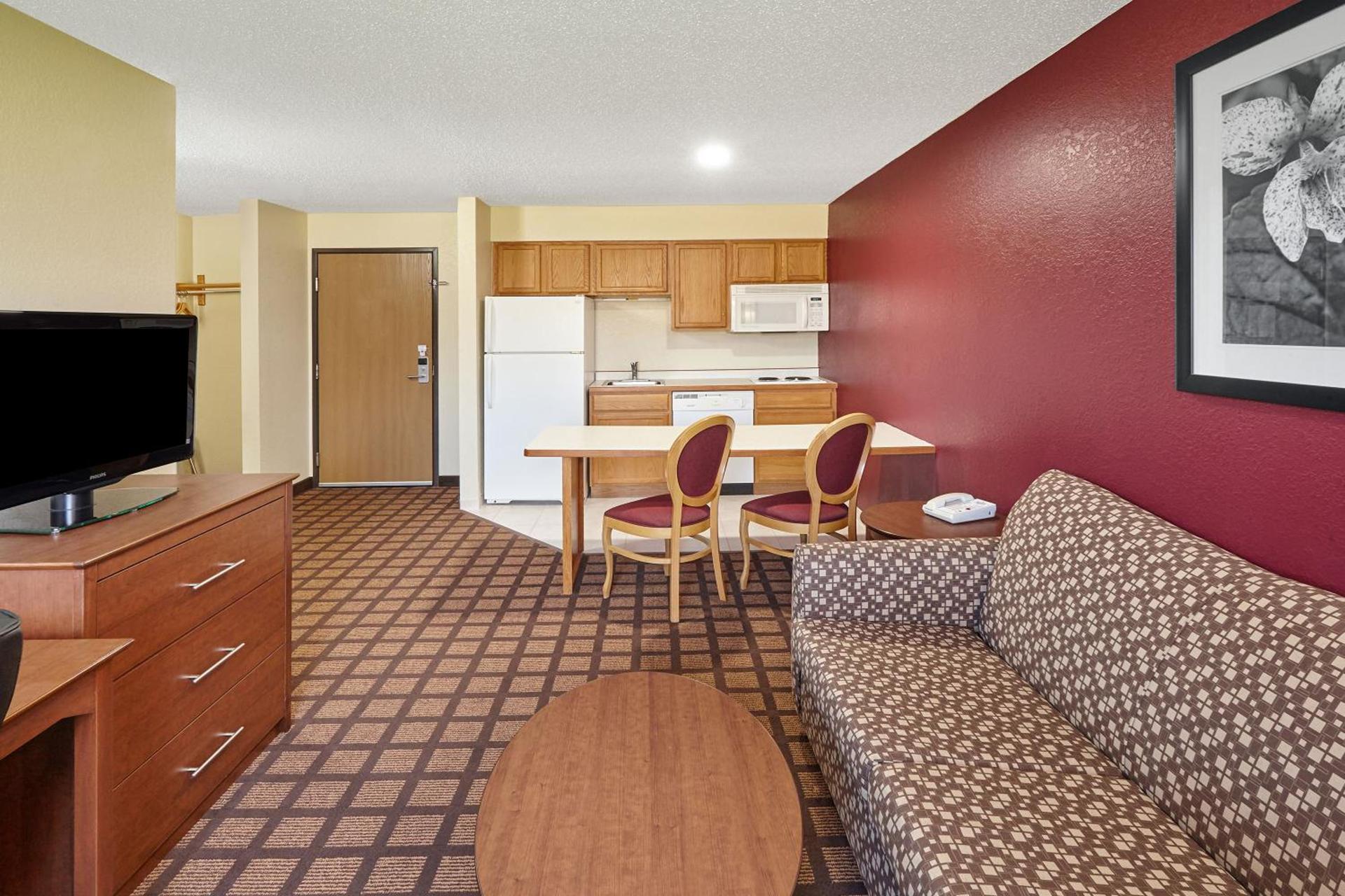 AmericInn by Wyndham Burlington photo 48