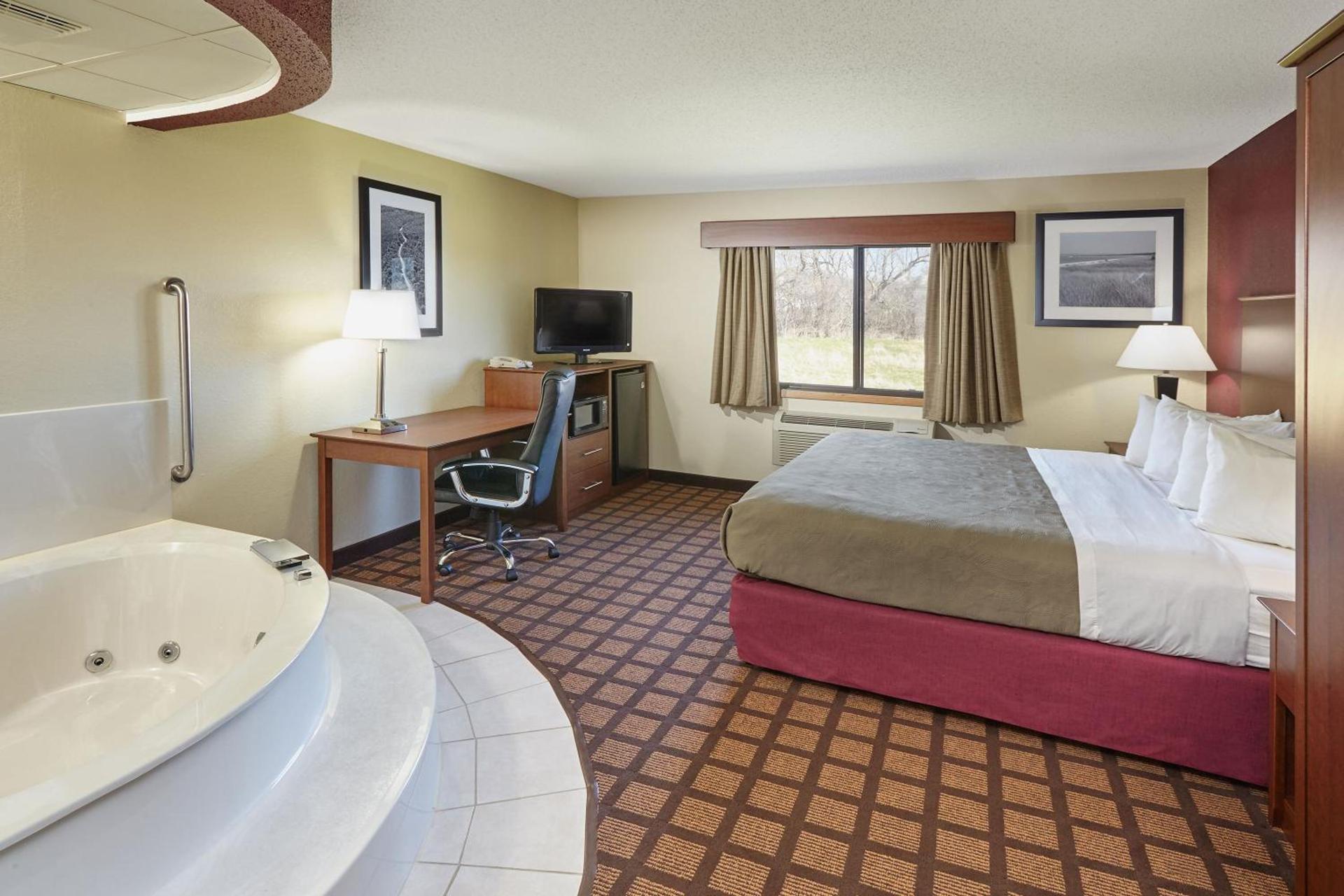 AmericInn by Wyndham Burlington photo 40