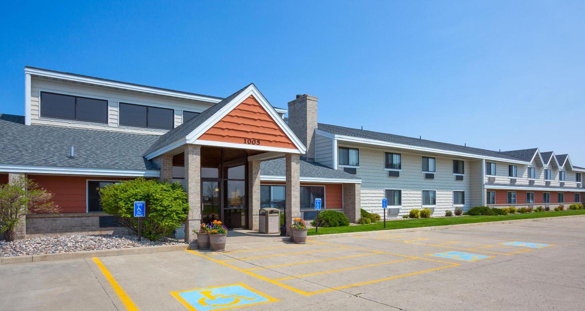 AmericInn by Wyndham Spencer photo 6