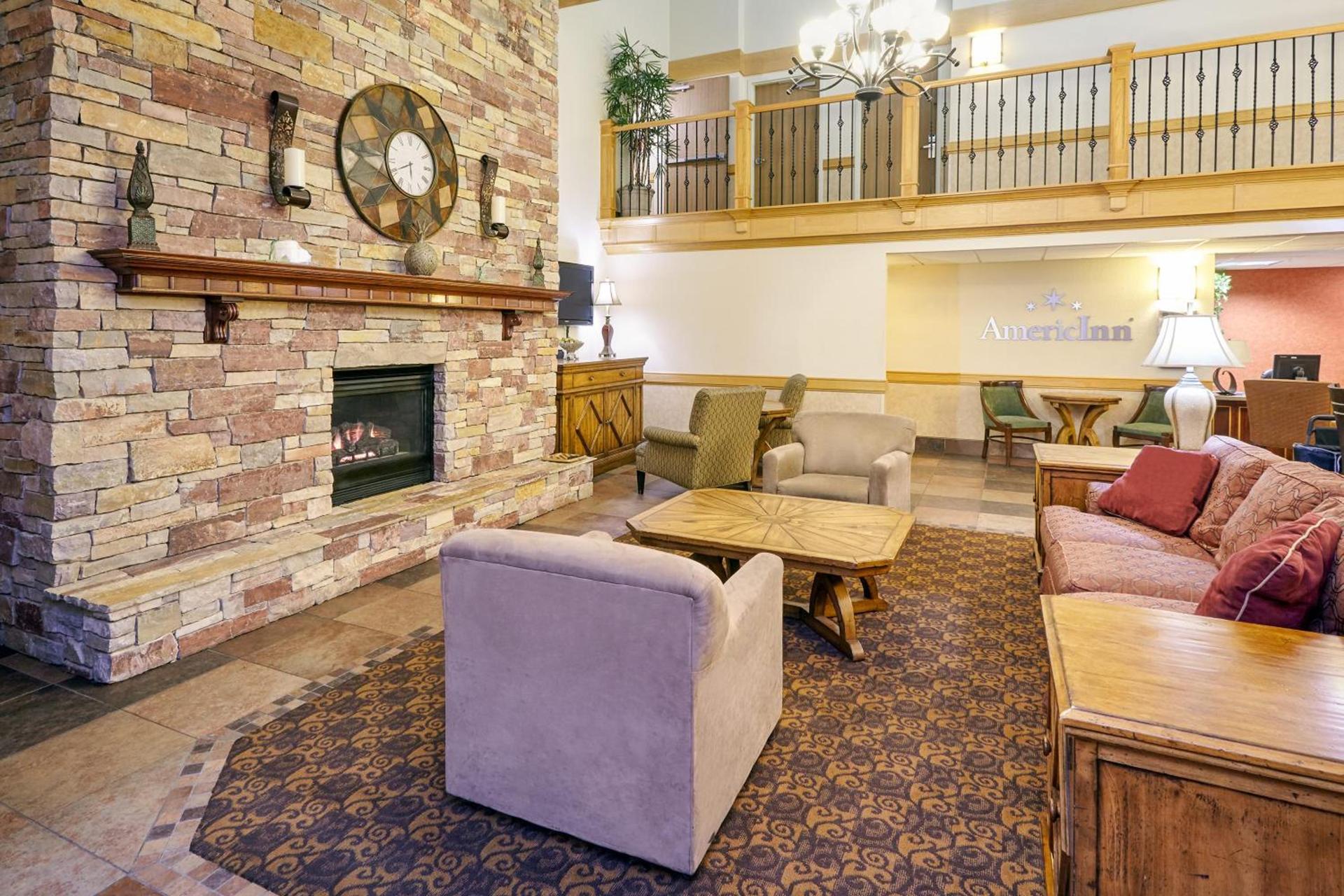 AmericInn by Wyndham Sheboygan photo 2