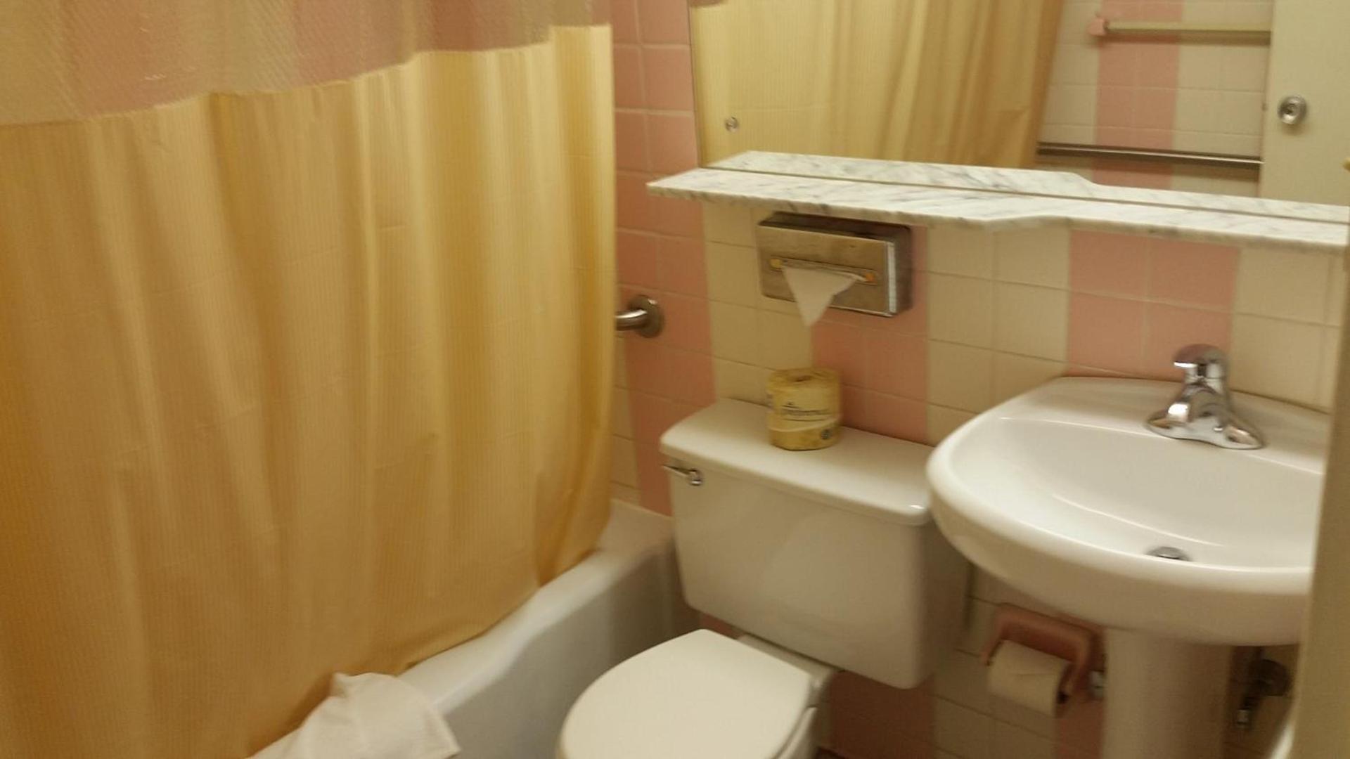 Huntingdon Motor Inn photo 9