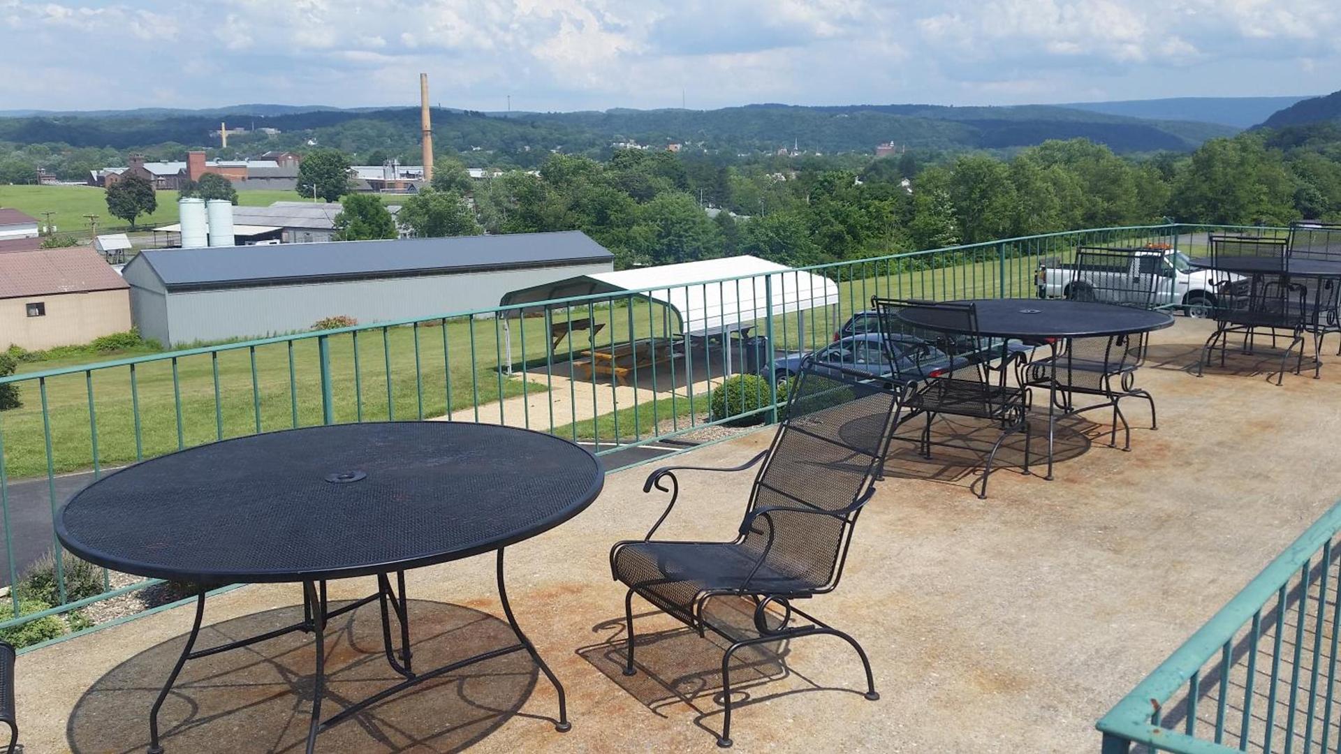 Huntingdon Motor Inn photo 11