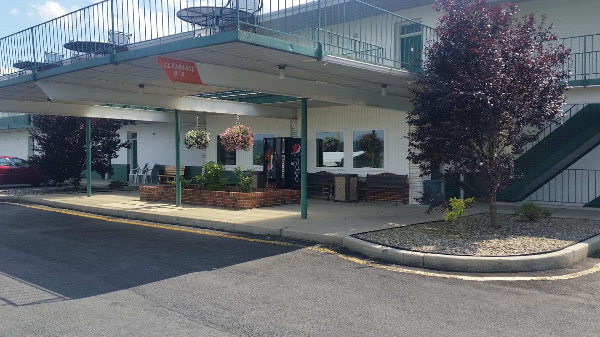 Huntingdon Motor Inn photo 12