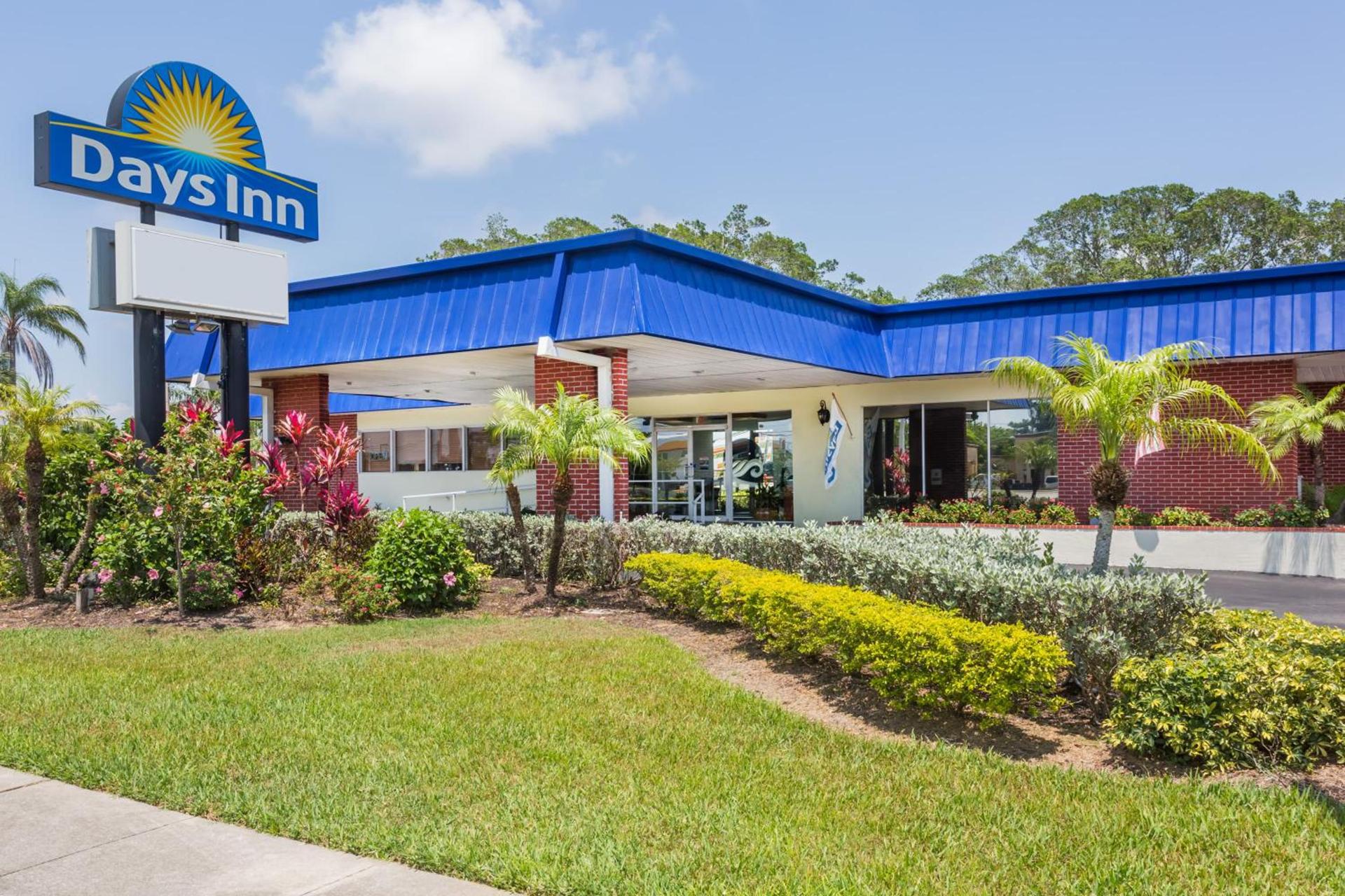 Days Inn by Wyndham Fort Myers Springs Resort photo 15