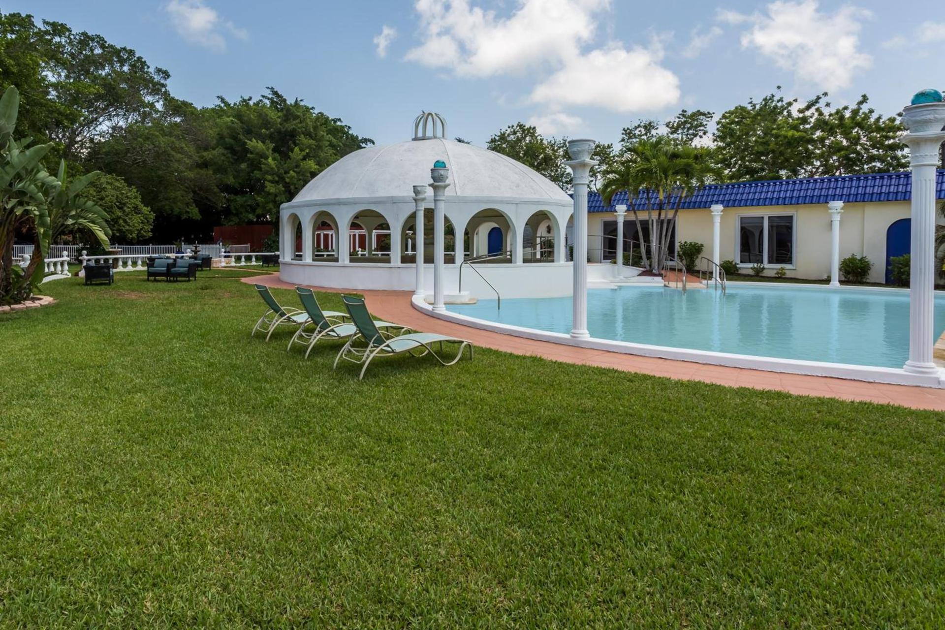 Days Inn by Wyndham Fort Myers Springs Resort photo 21