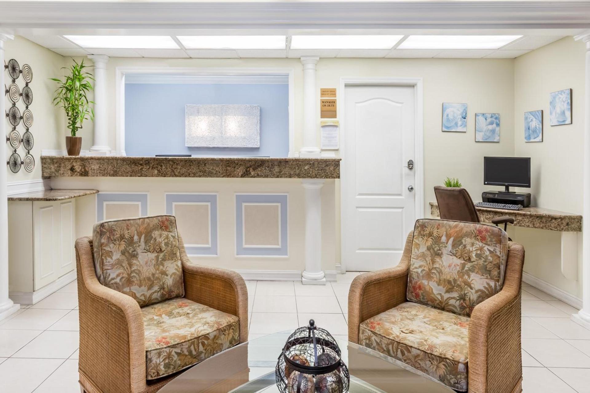 Days Inn by Wyndham Fort Myers Springs Resort photo 17