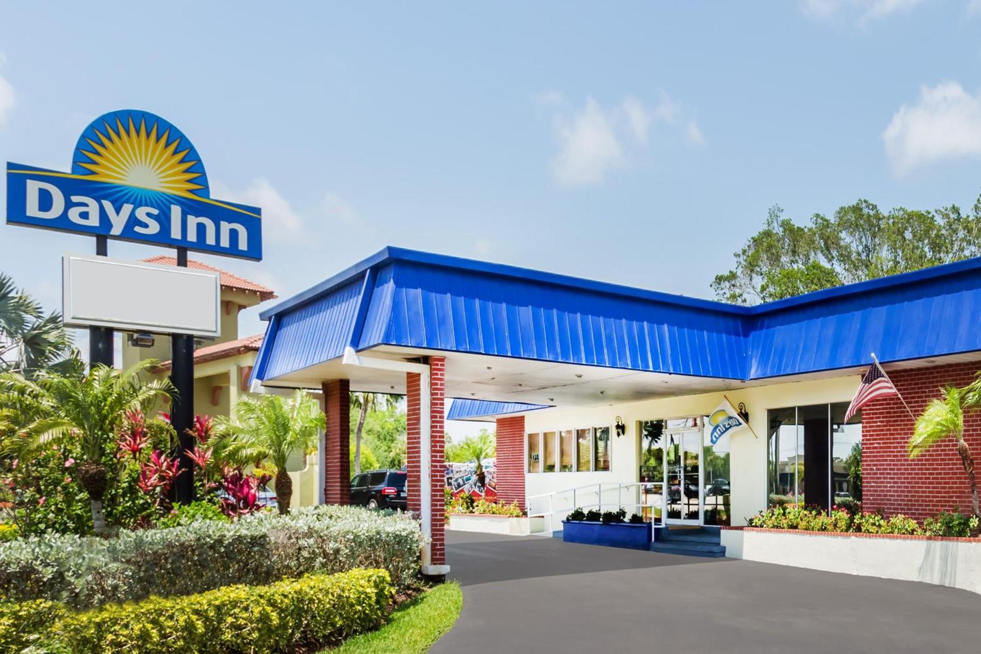 Days Inn by Wyndham Fort Myers Springs Resort photo 13