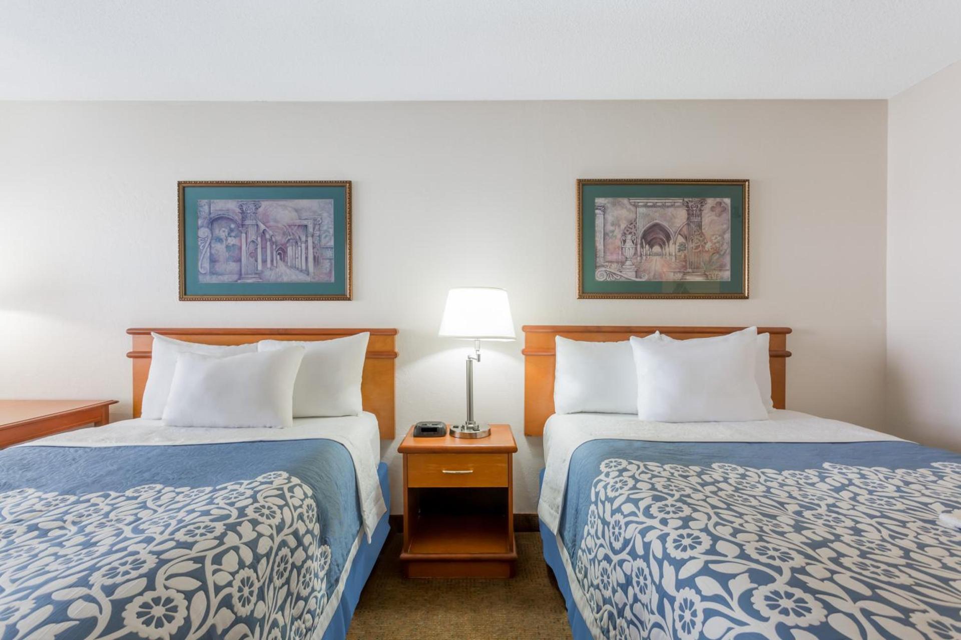 Days Inn by Wyndham Fort Myers Springs Resort photo 29