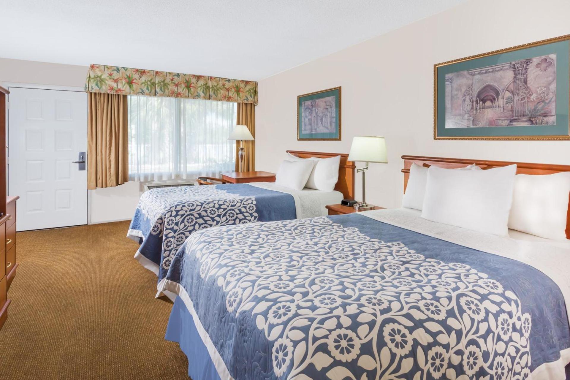 Days Inn by Wyndham Fort Myers Springs Resort photo 27