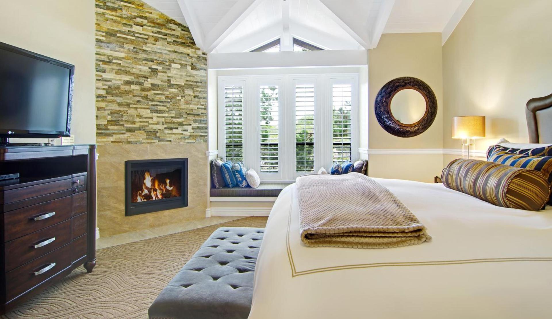 Carriage House Inn photo 41