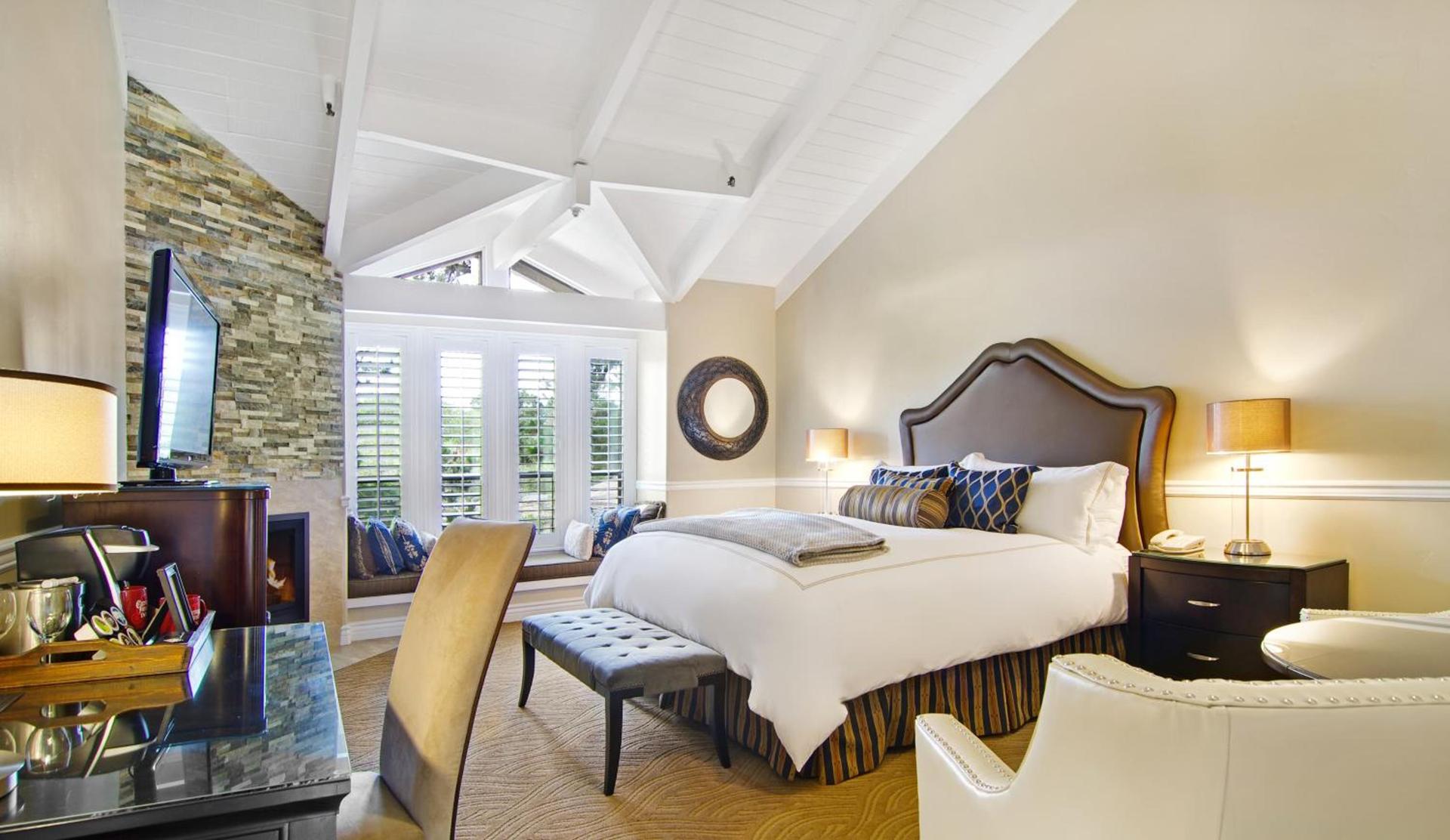 Carriage House Inn photo 42