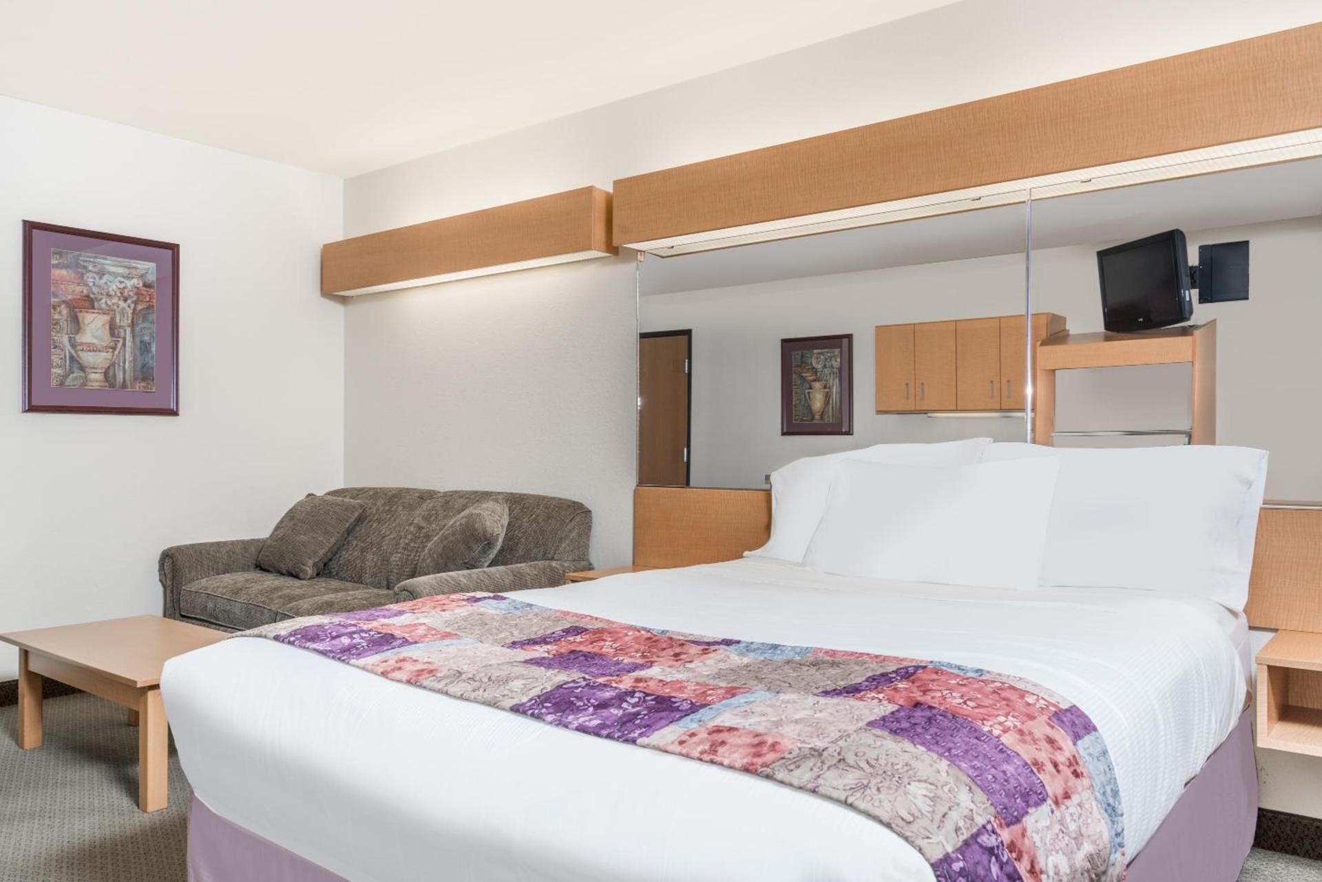 Microtel Inn & Suites by Wyndham Mankato photo 5