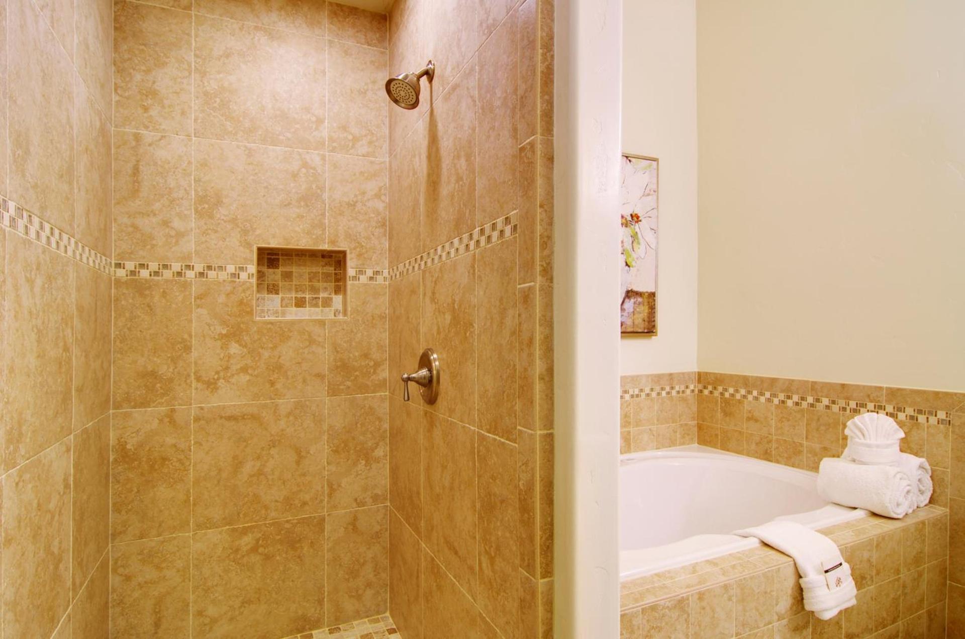 Carriage House Inn photo 3