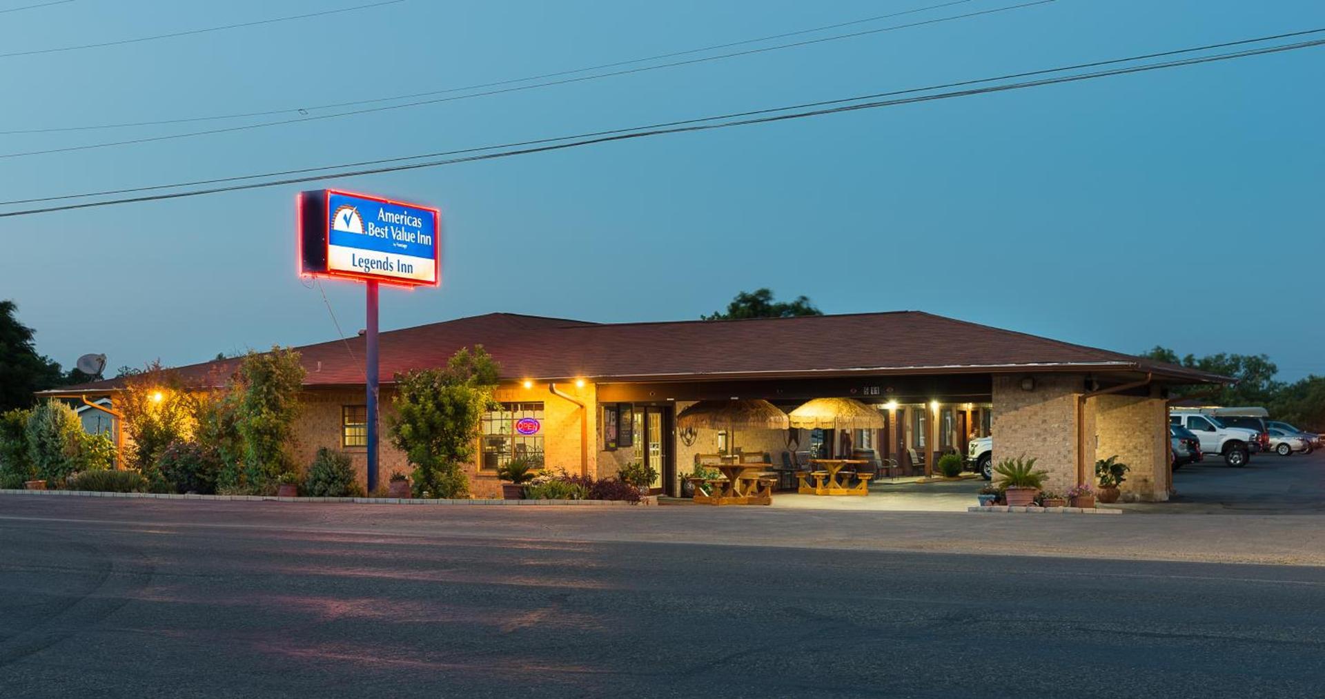 Americas Best Value Inn - Legend's Inn — hotel in Junction