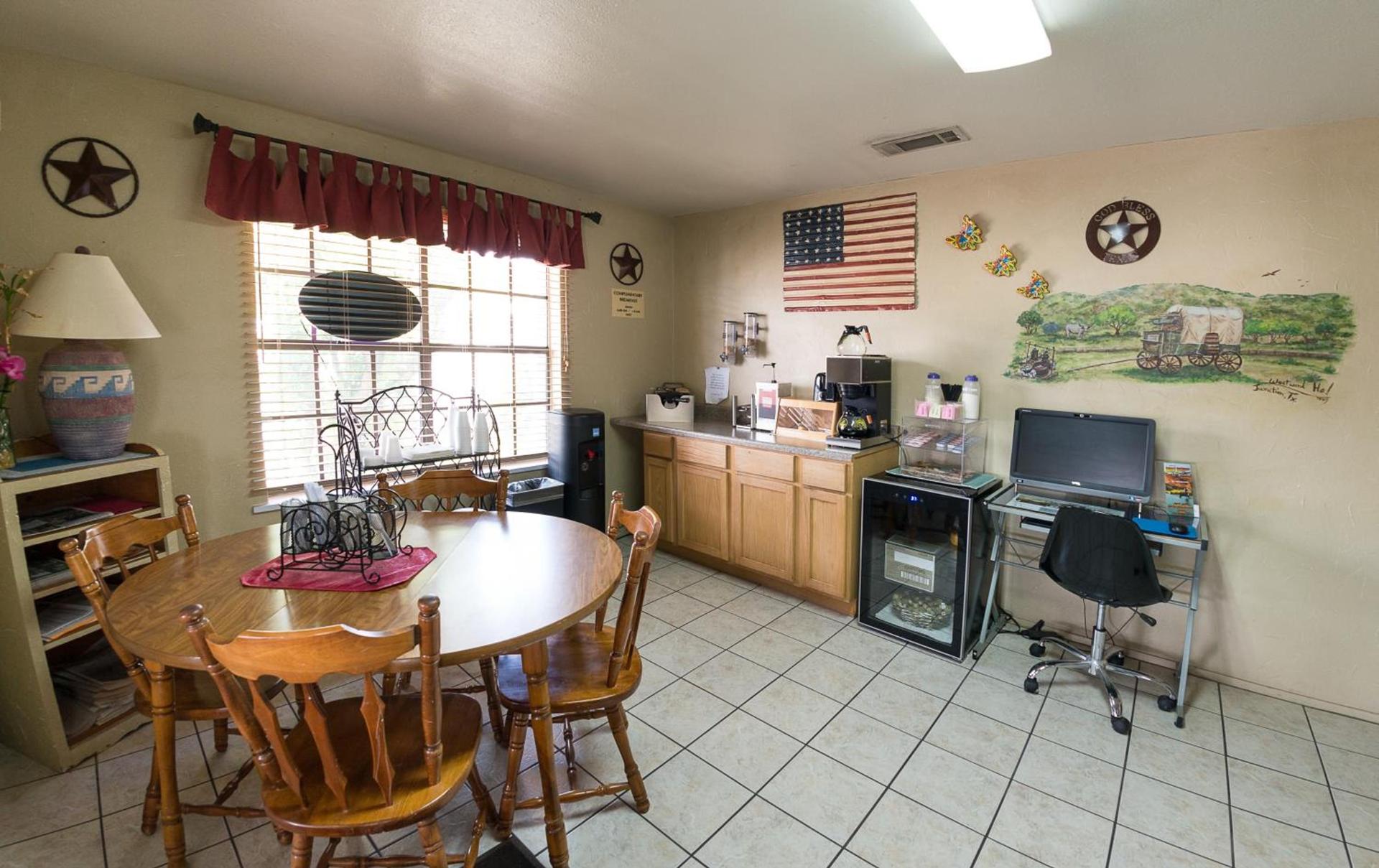 Americas Best Value Inn - Legend's Inn photo 61