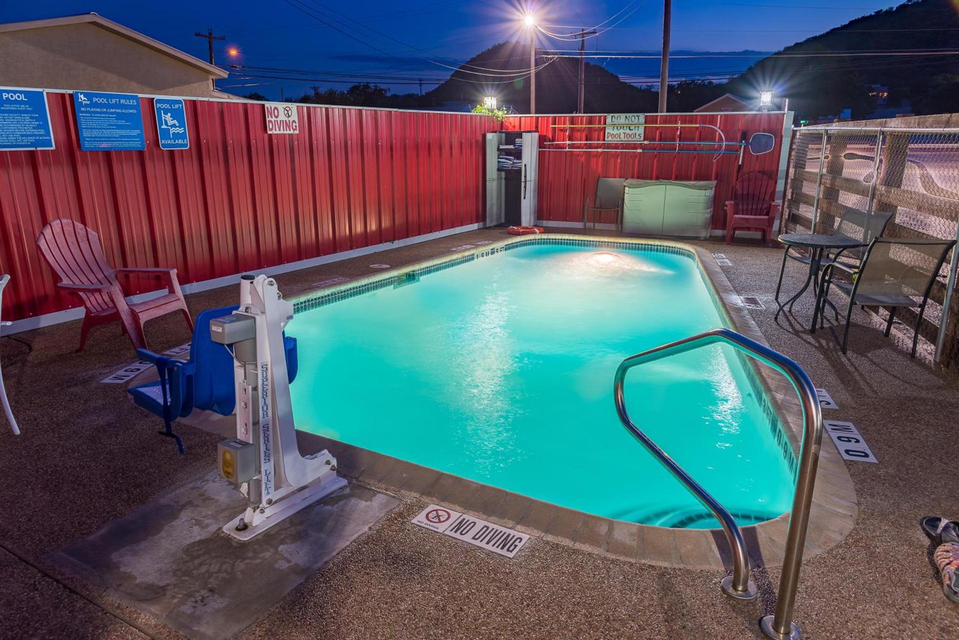 Americas Best Value Inn - Legend's Inn photo 62