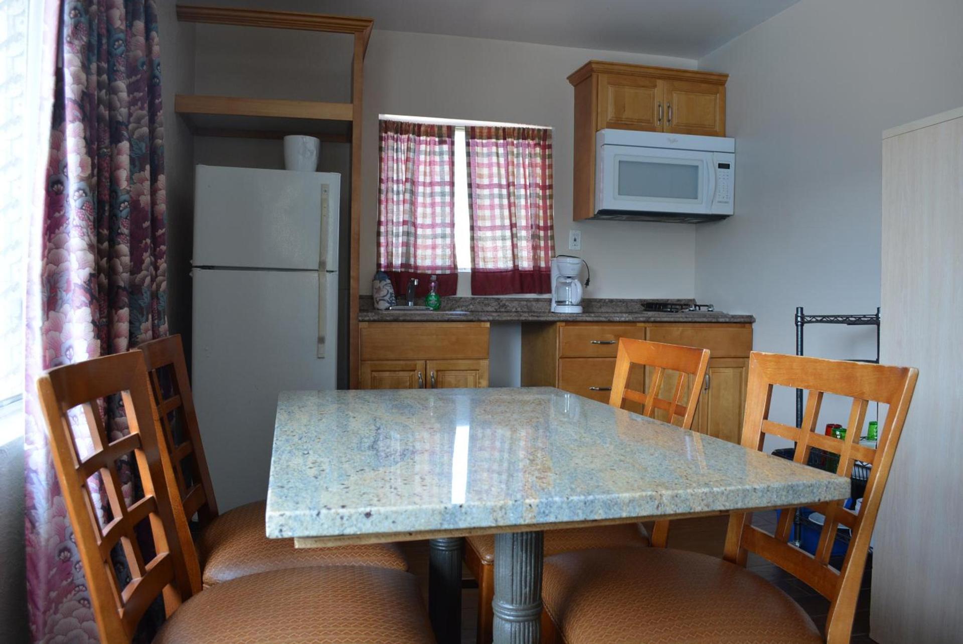 Royal Court Motel photo 12