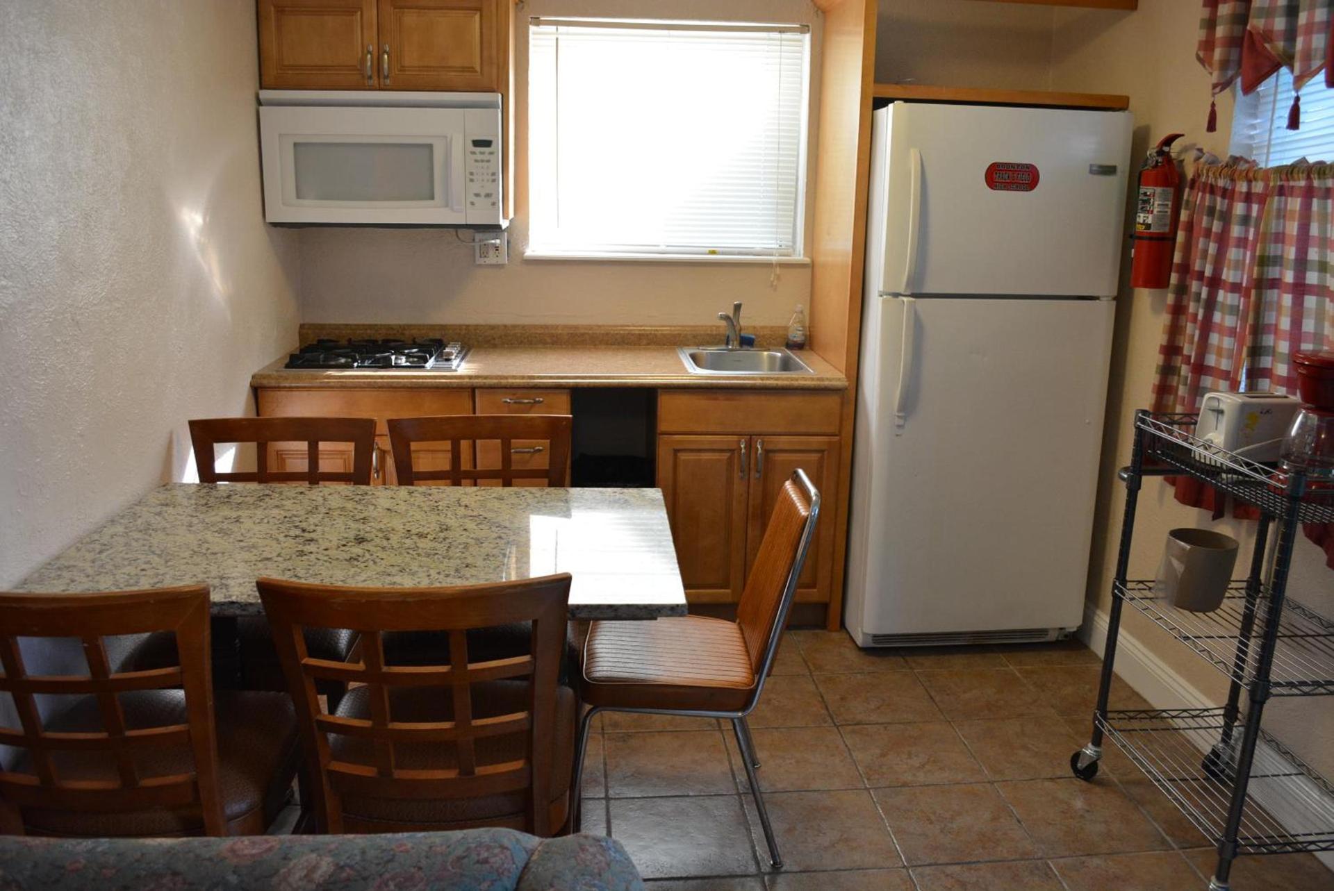 Royal Court Motel photo 24
