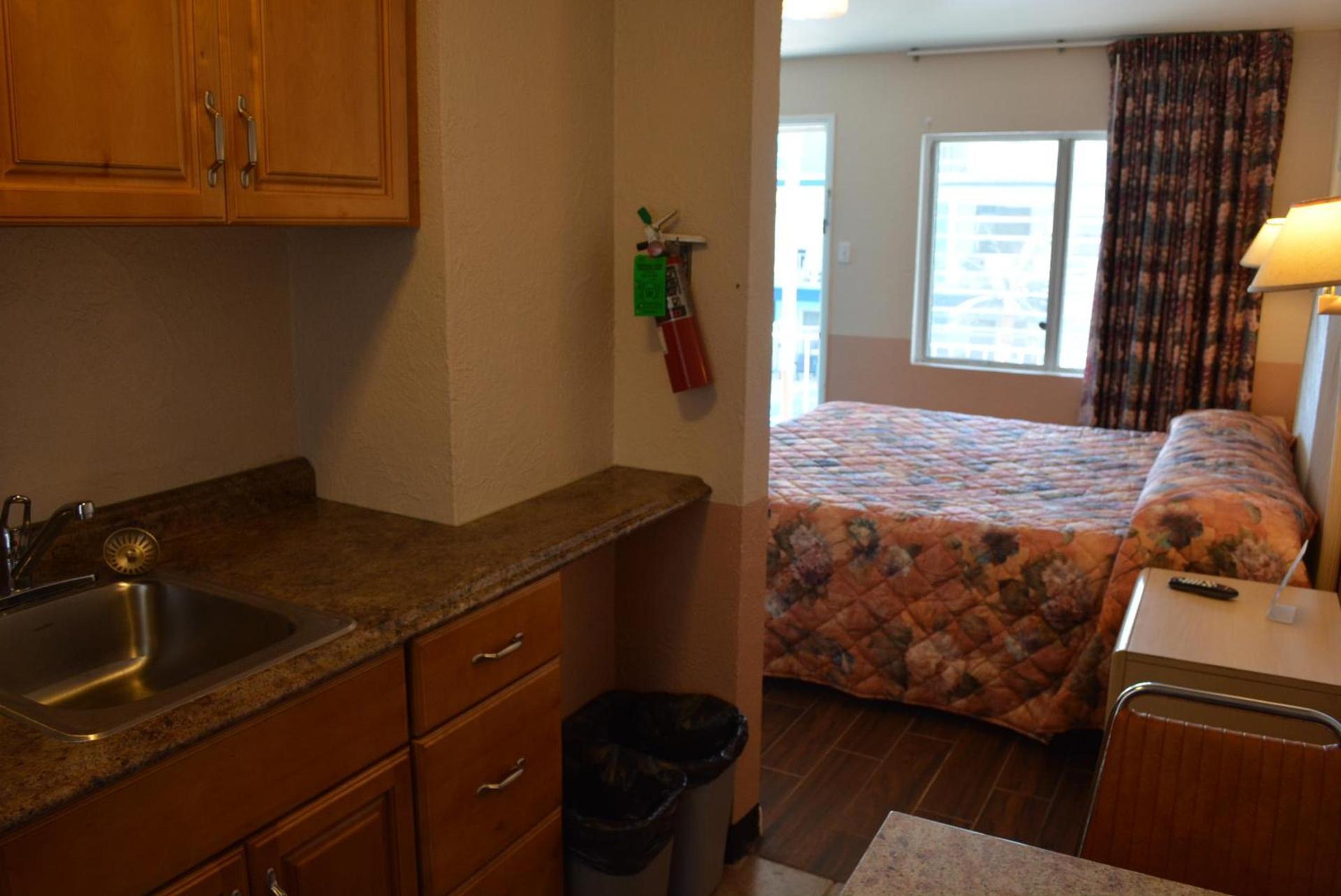 Royal Court Motel photo 17