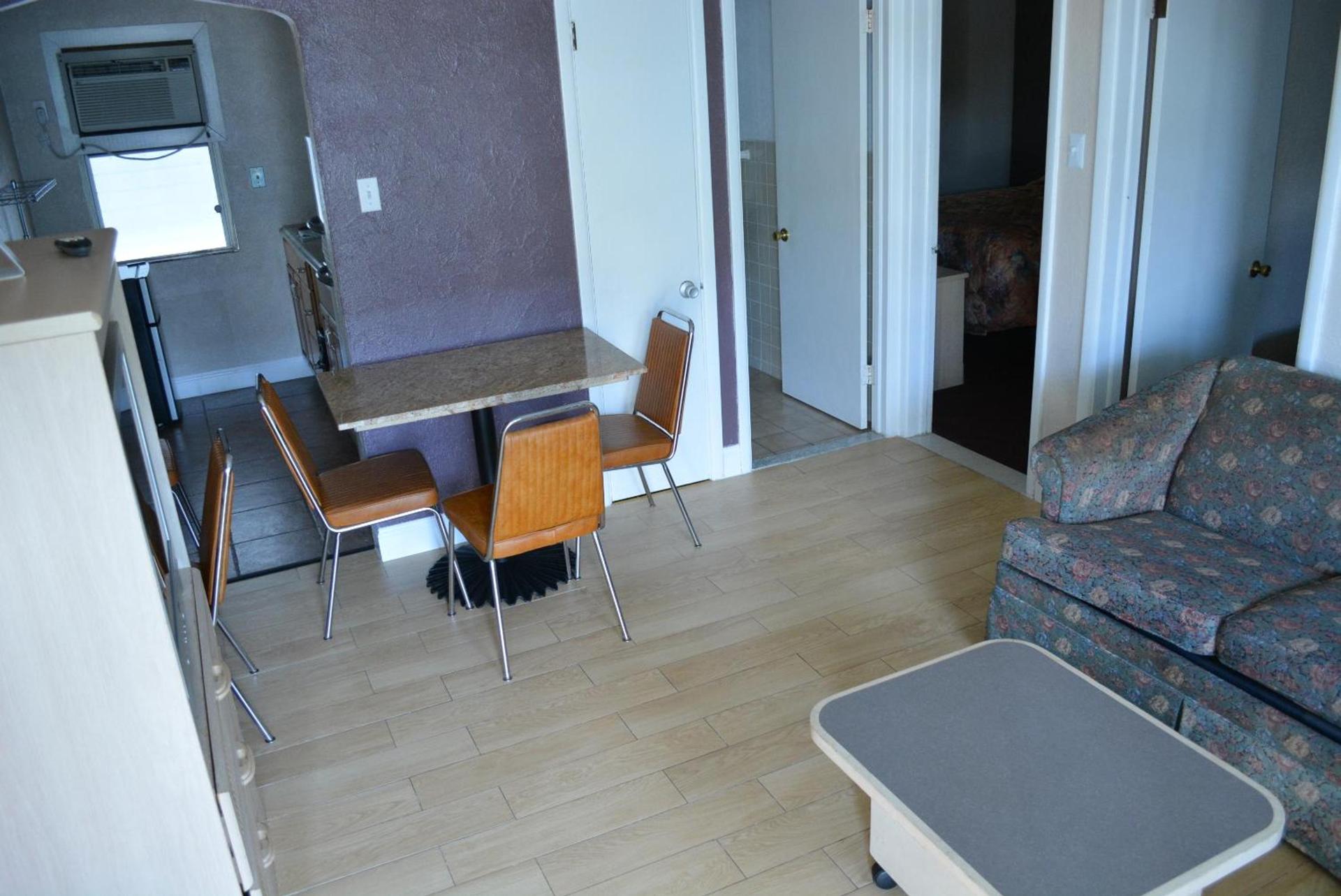 Royal Court Motel photo 55