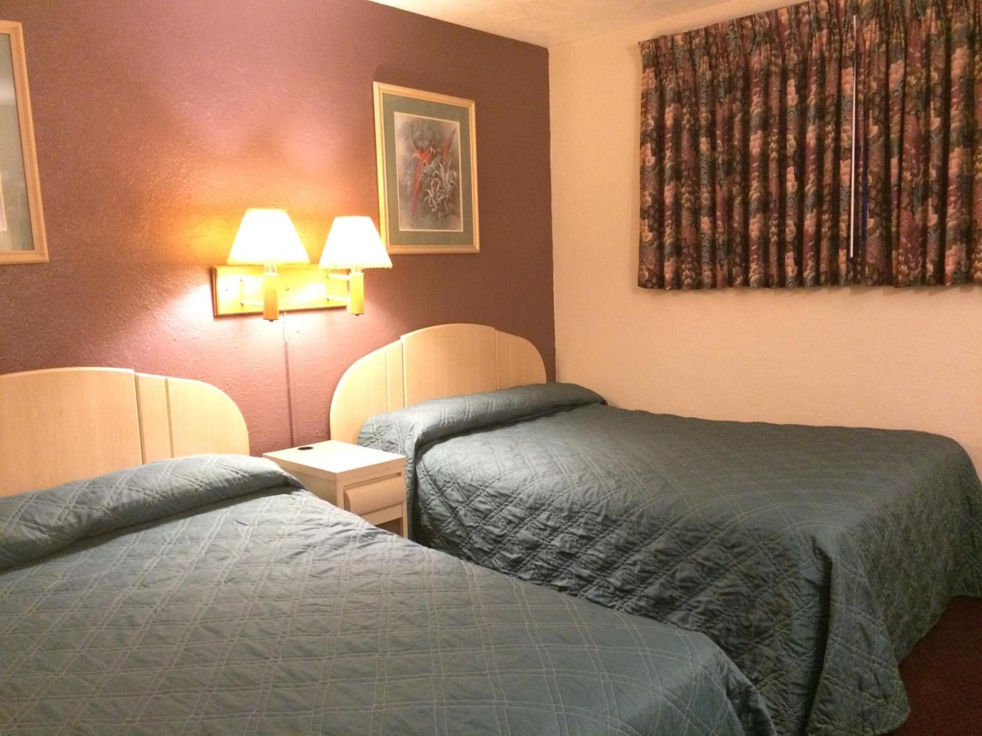 Royal Court Motel photo 32