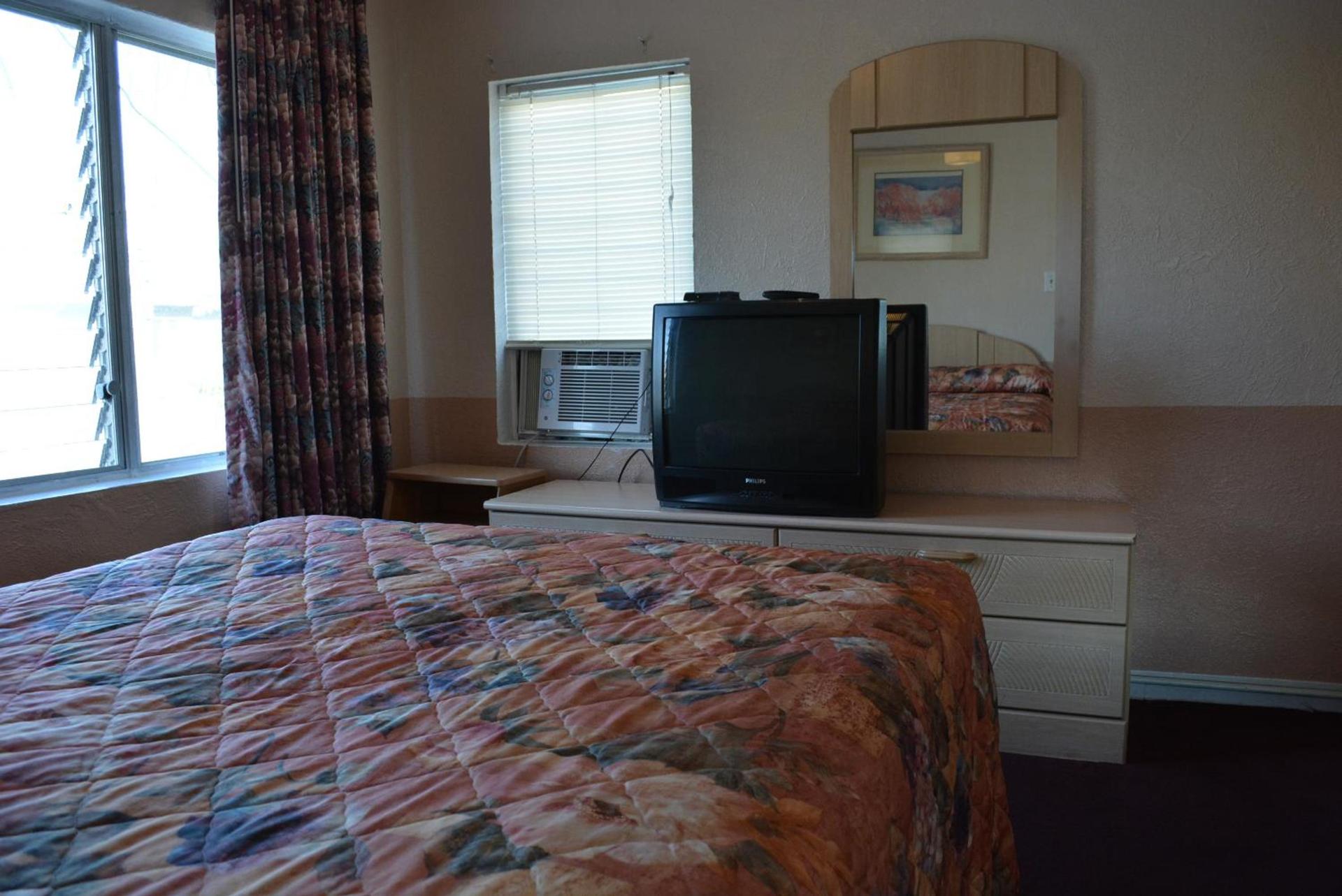 Royal Court Motel photo 46