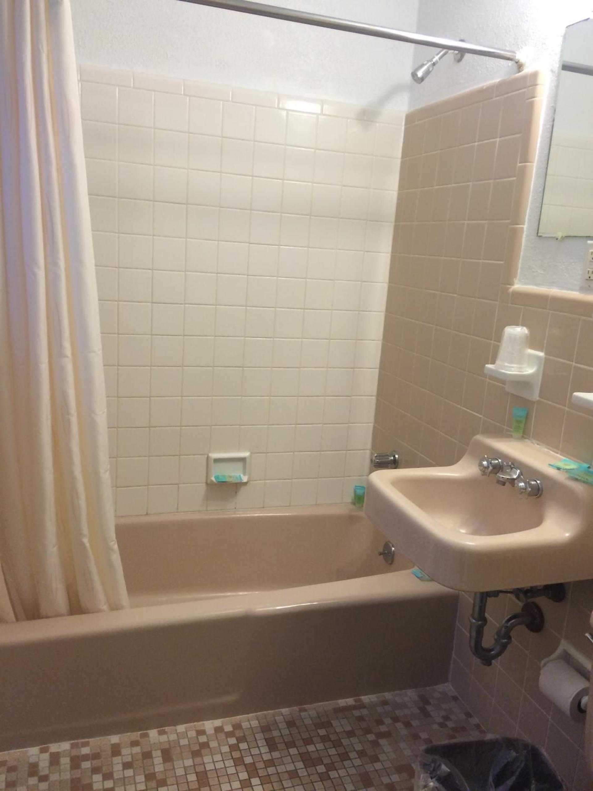 Royal Court Motel photo 67