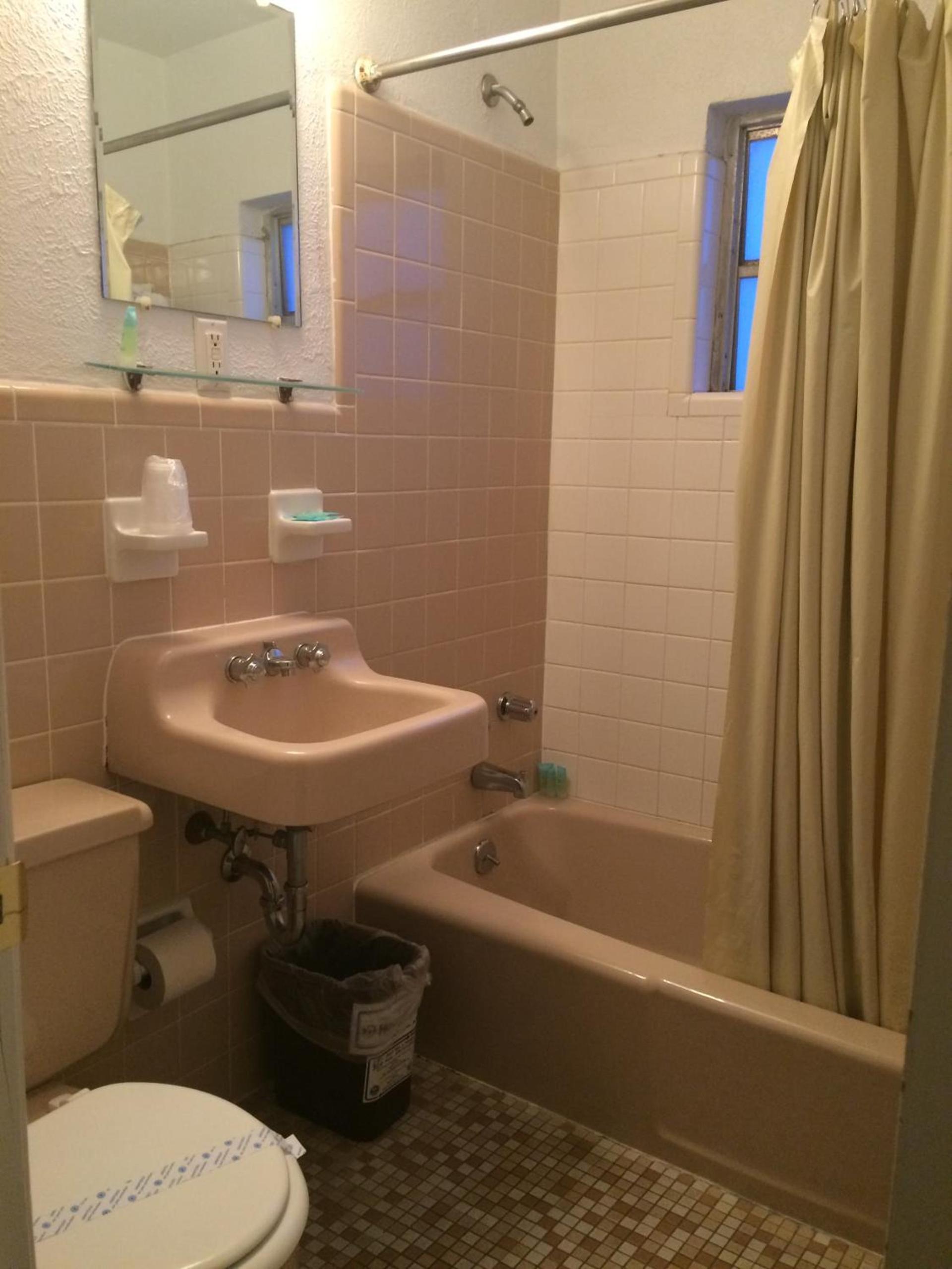 Royal Court Motel photo 69