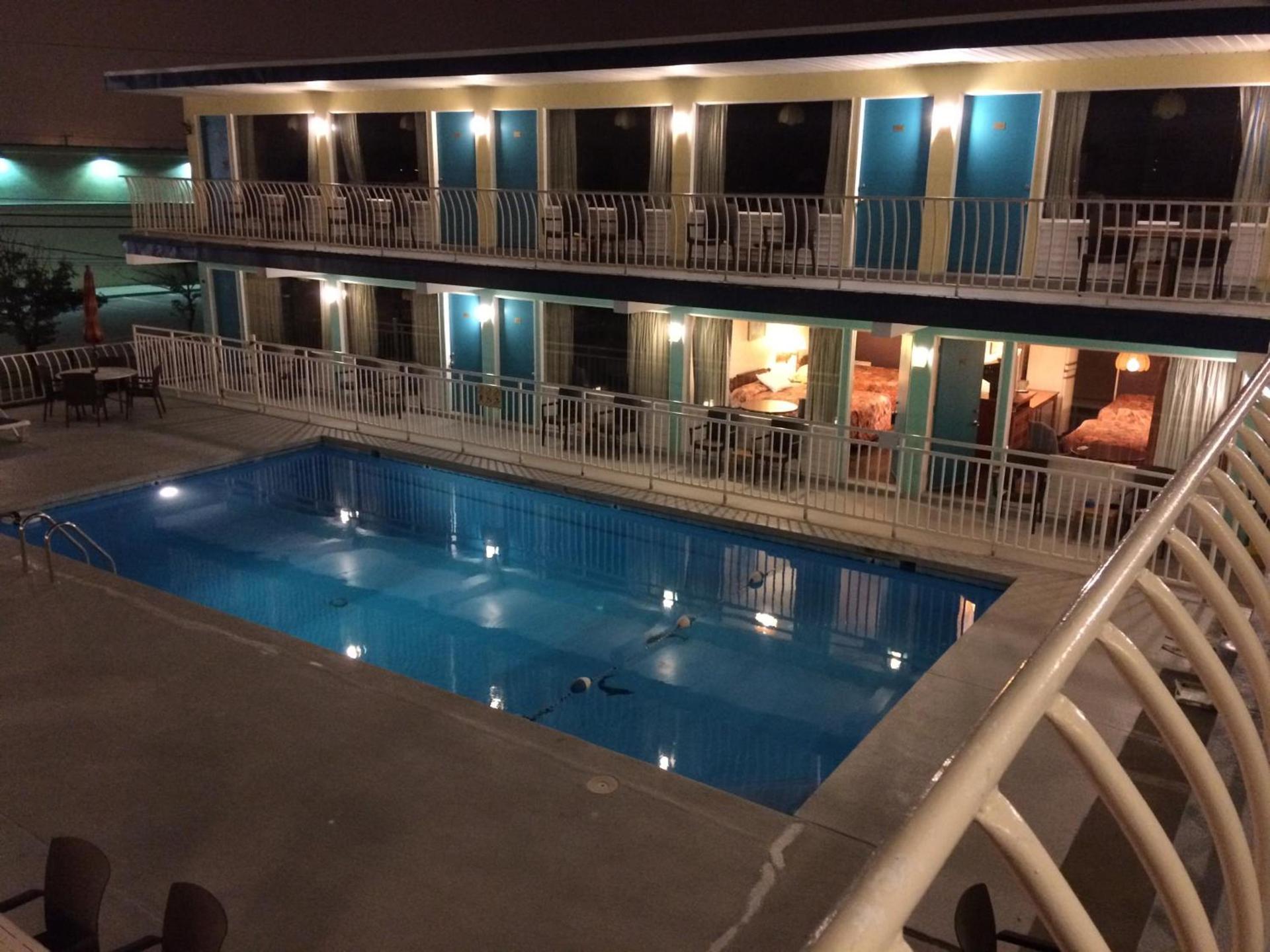 Royal Court Motel photo 2