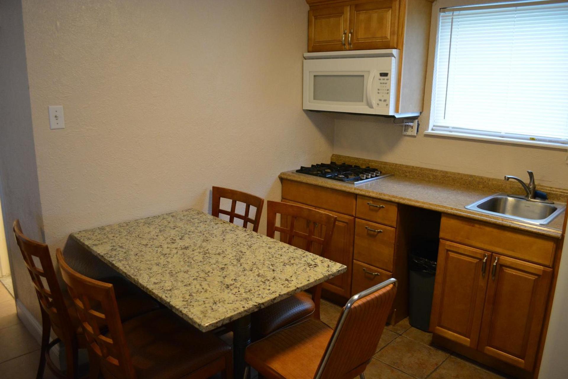 Royal Court Motel photo 75