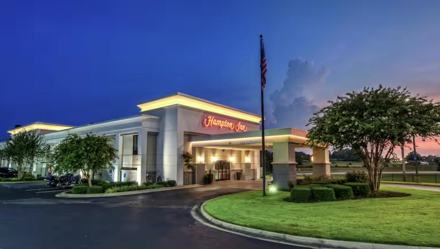 Hampton Inn Corinth photo 18