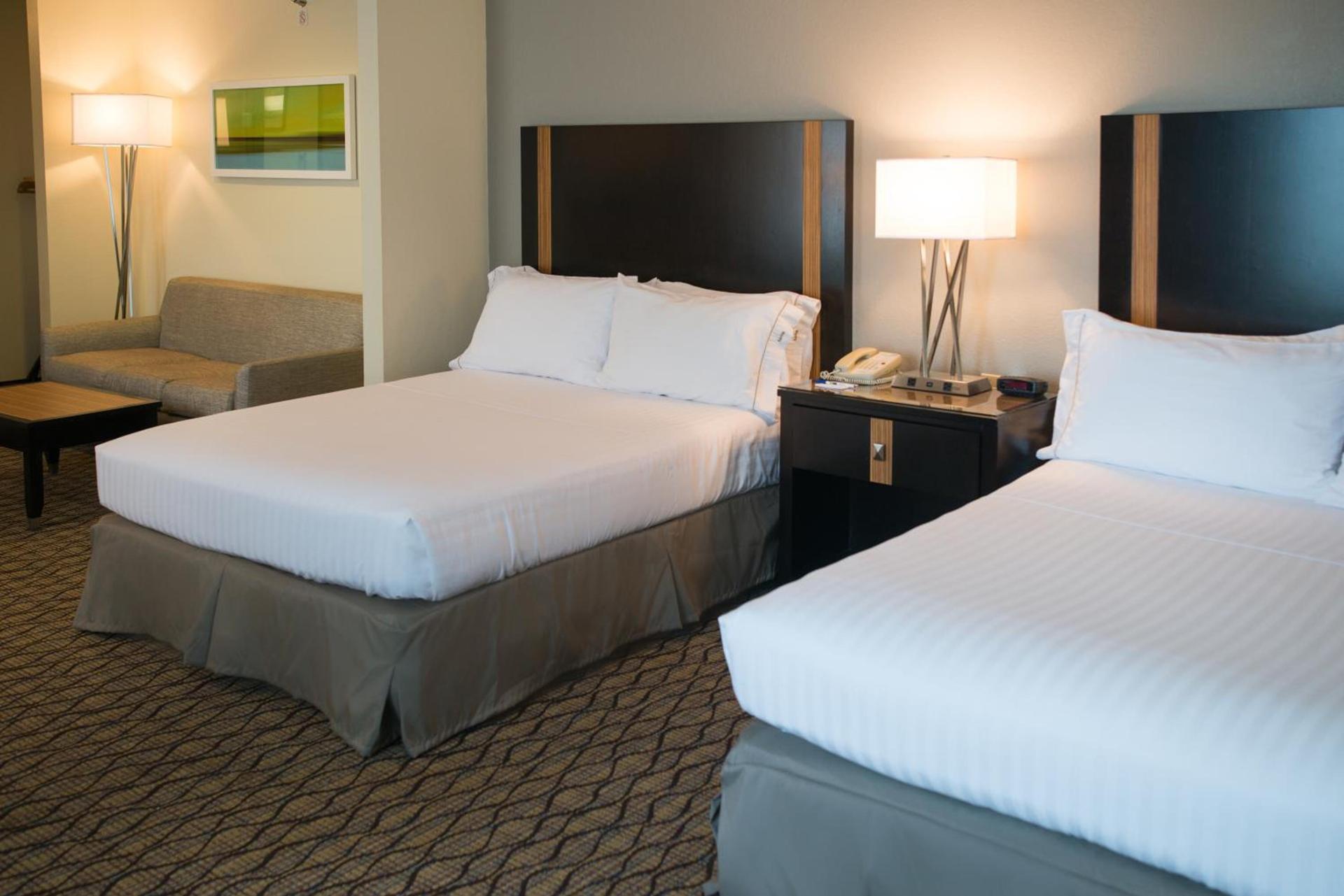 Holiday Inn Express Hotel & Suites Chanhassen by IHG photo 3