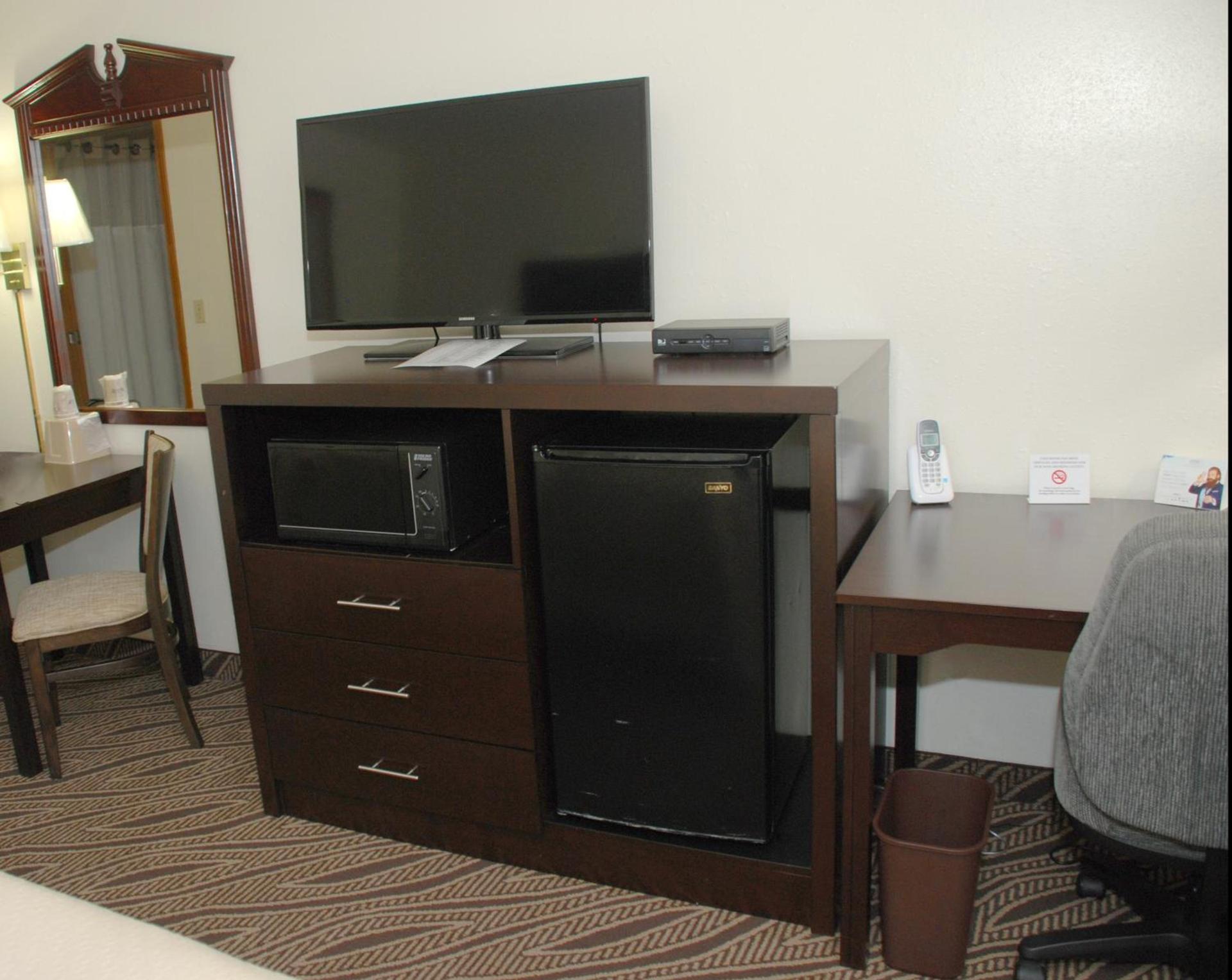 Days Inn by Wyndham Dyersburg photo 33