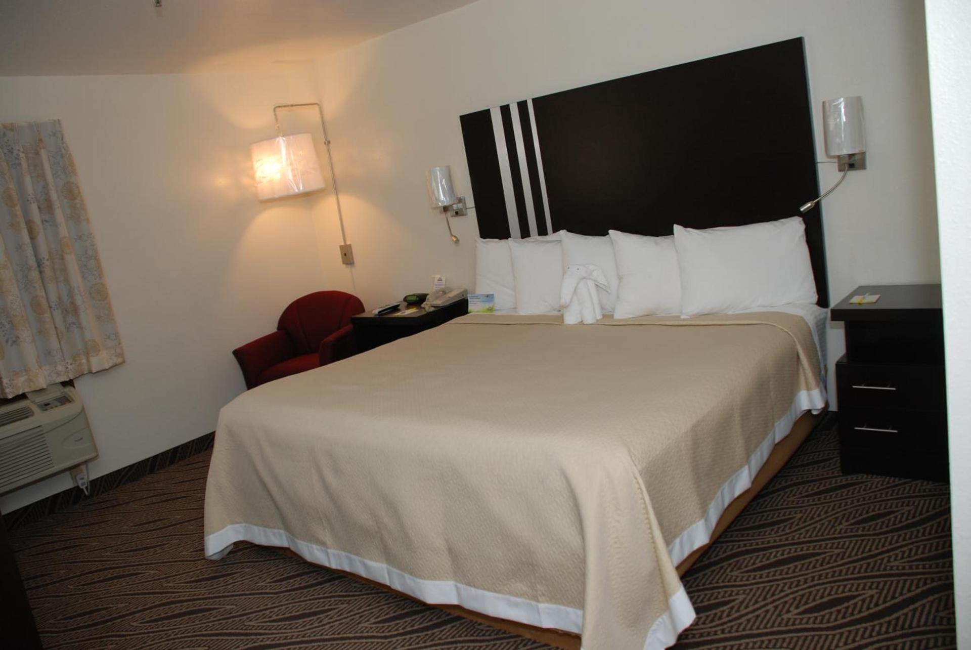 Days Inn by Wyndham Dyersburg photo 43