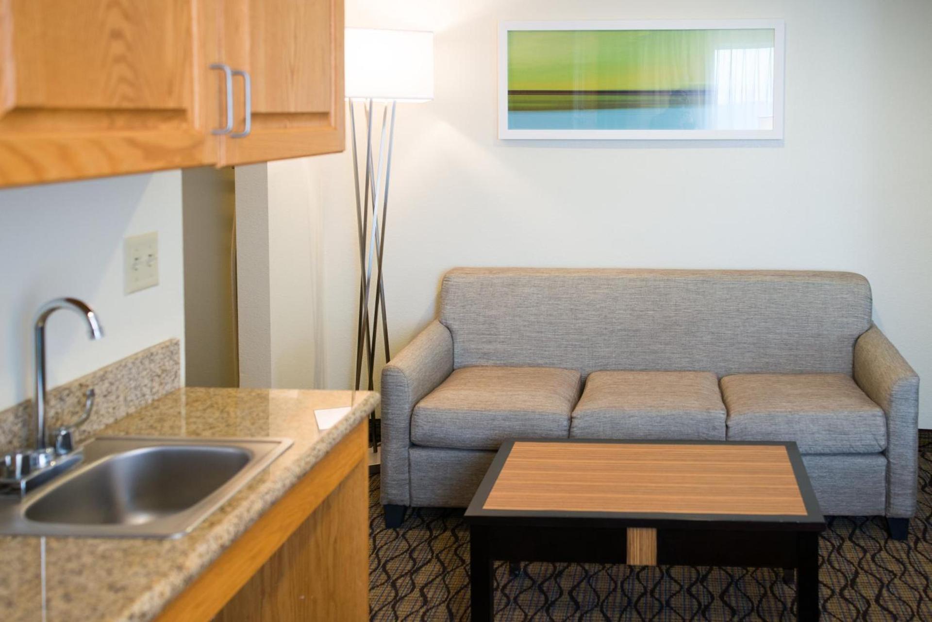 Holiday Inn Express Hotel & Suites Chanhassen by IHG photo 7