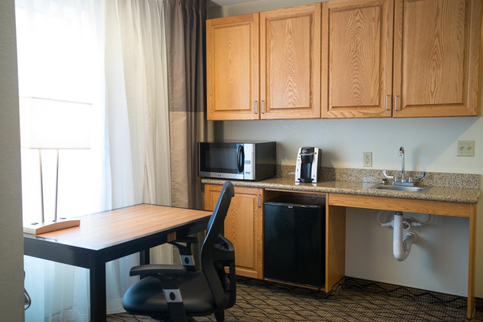 Holiday Inn Express Hotel & Suites Chanhassen by IHG photo 8