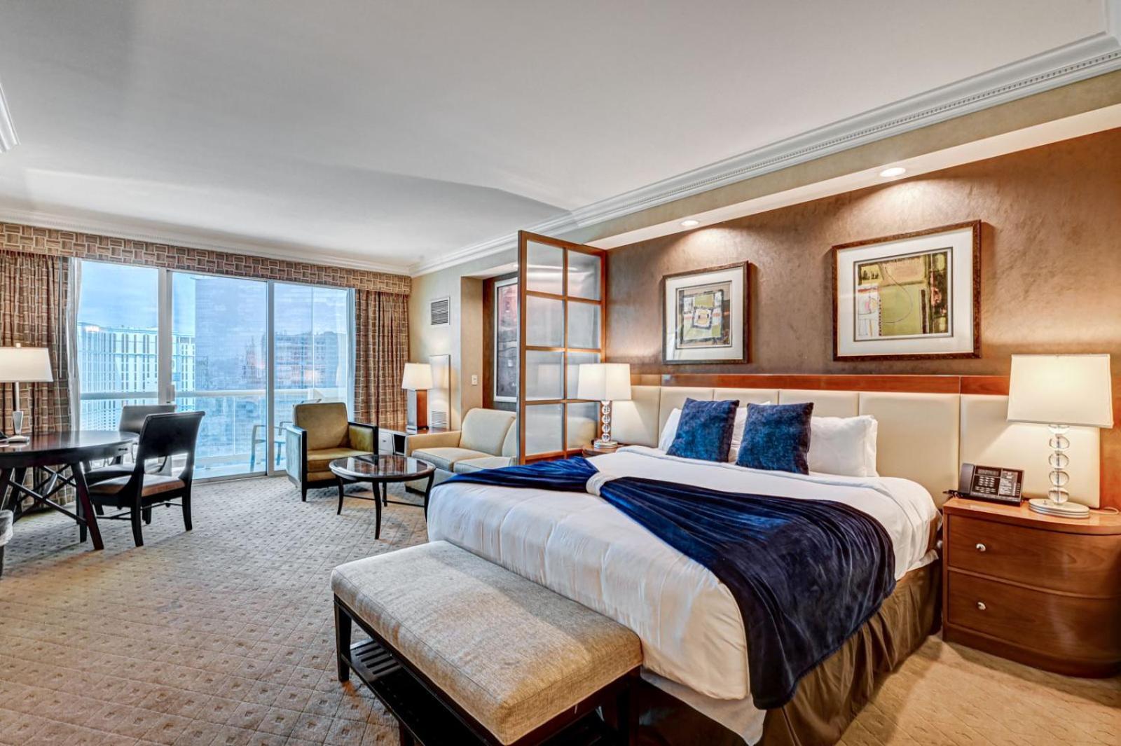 Suite Spot LV II at MGM Balcony F1 View — hotel in Paradise