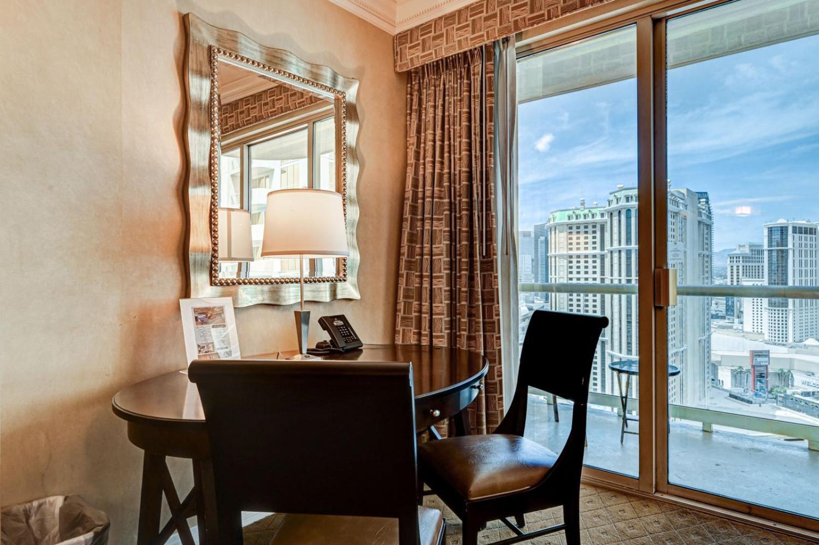 Suite Spot LV II at MGM Balcony F1 View photo 27