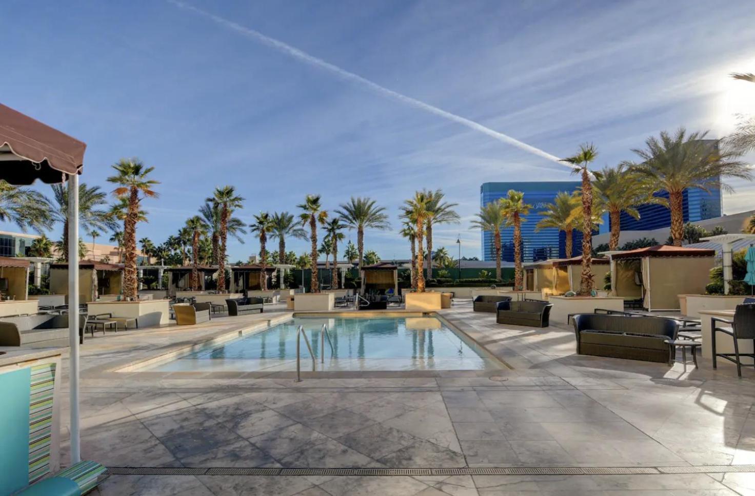 Suite Spot LV II at MGM Balcony F1 View photo 10