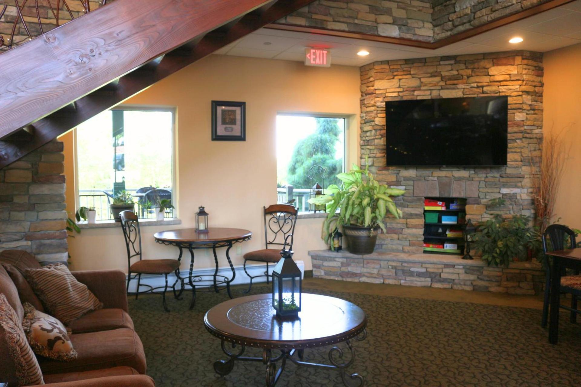 The Lodge at Woodstone Country Club photo 14