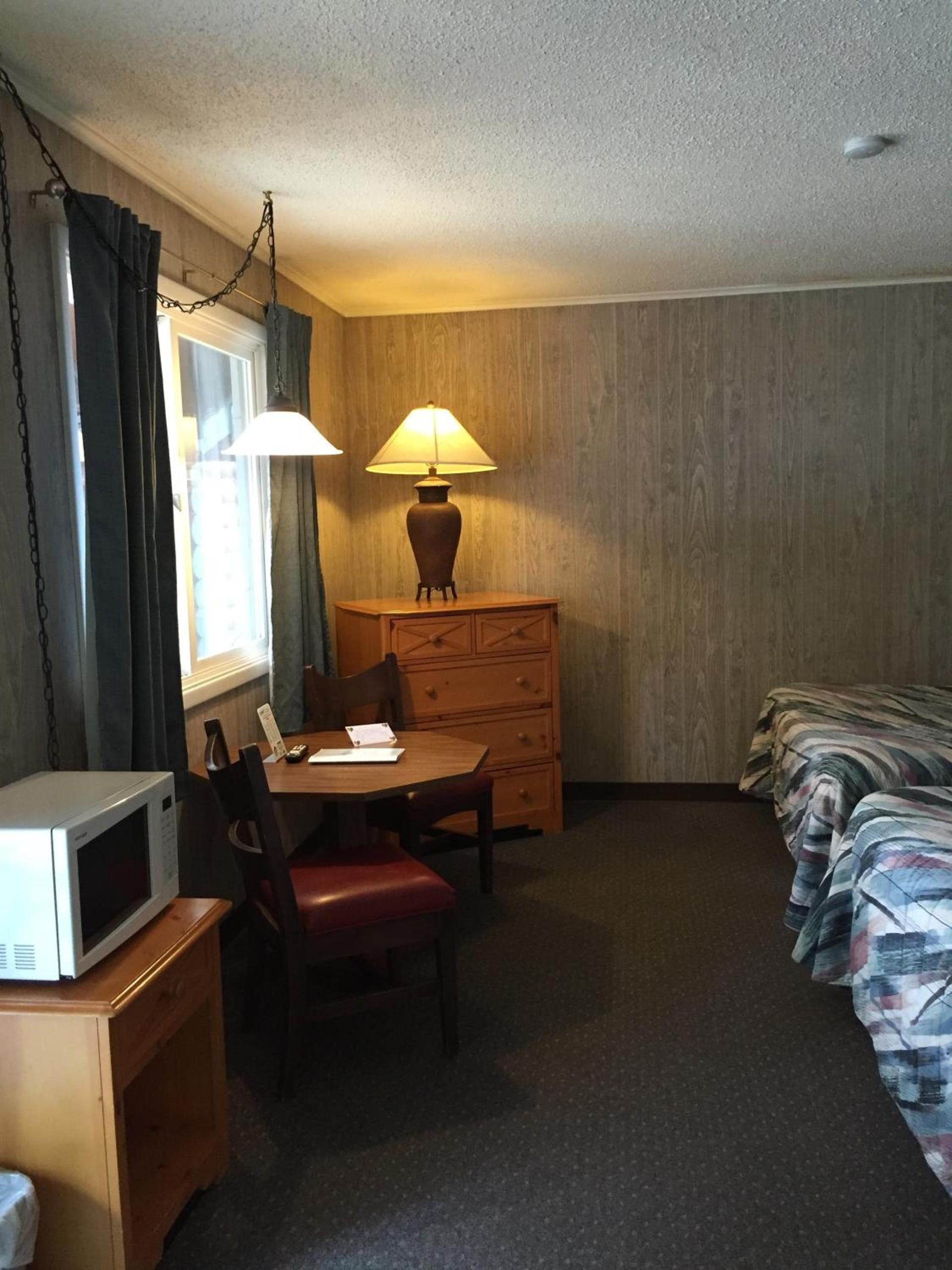 Z Bar Motel photo 75