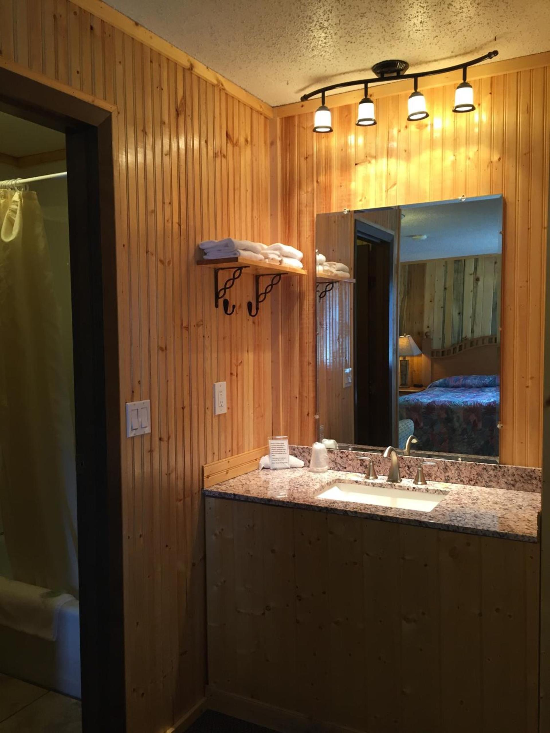 Z Bar Motel photo 32